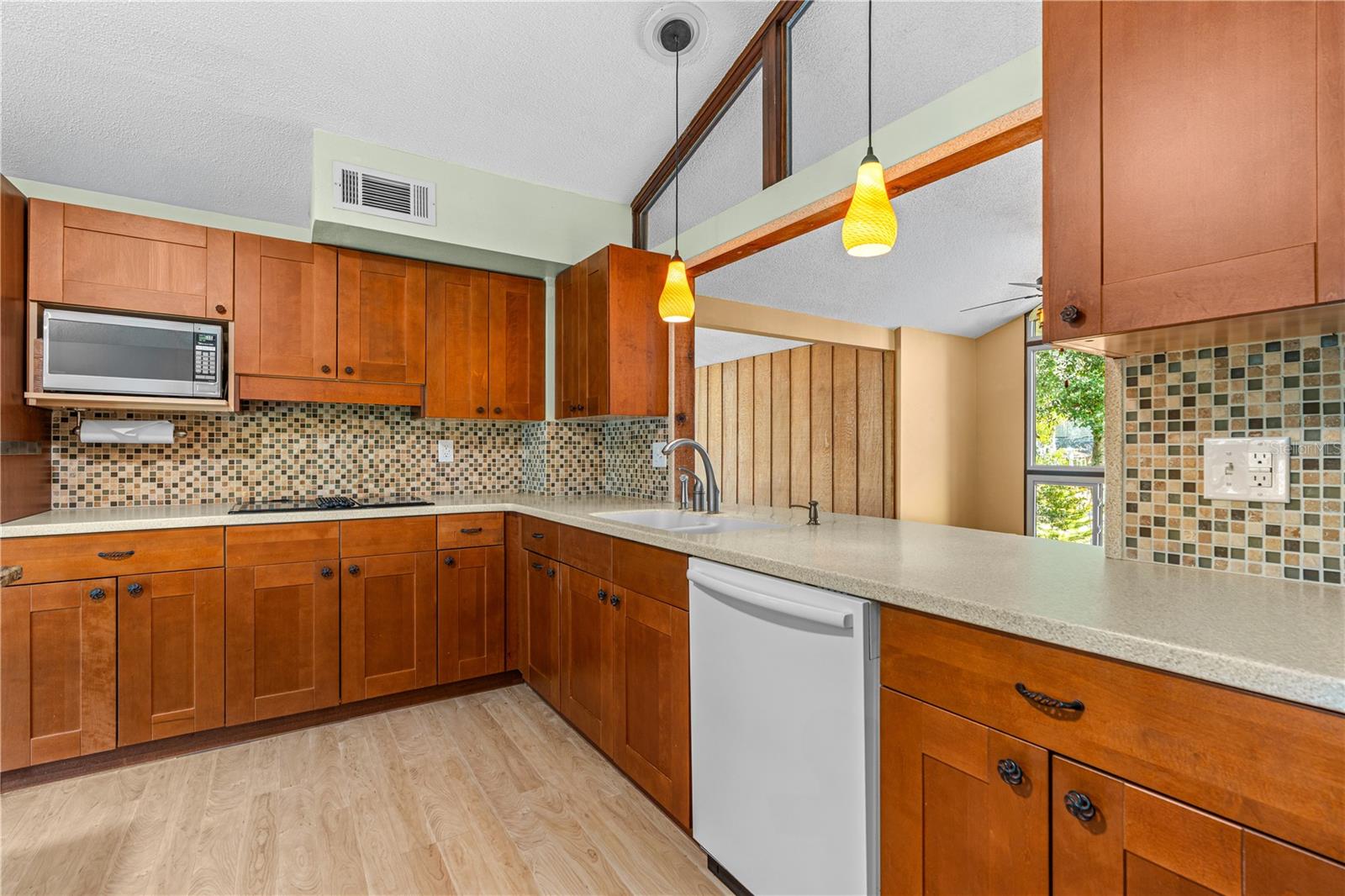 Image 21 of 68 For 32 Pebble Beach Drive