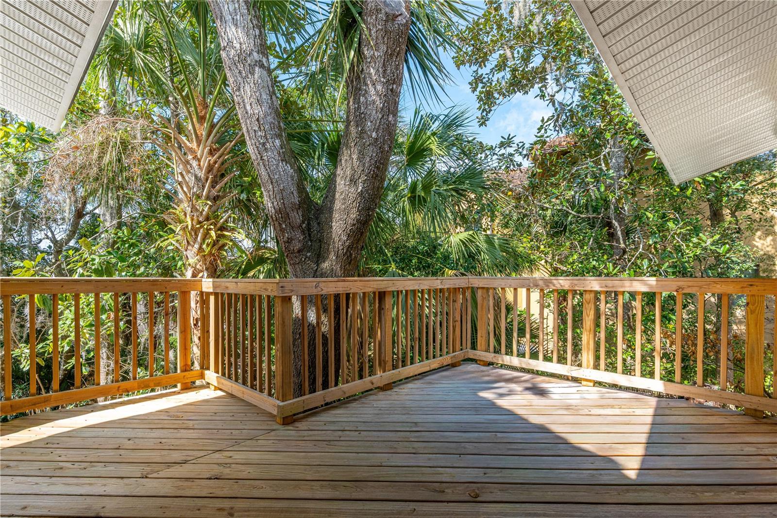 Image 35 of 68 For 32 Pebble Beach Drive