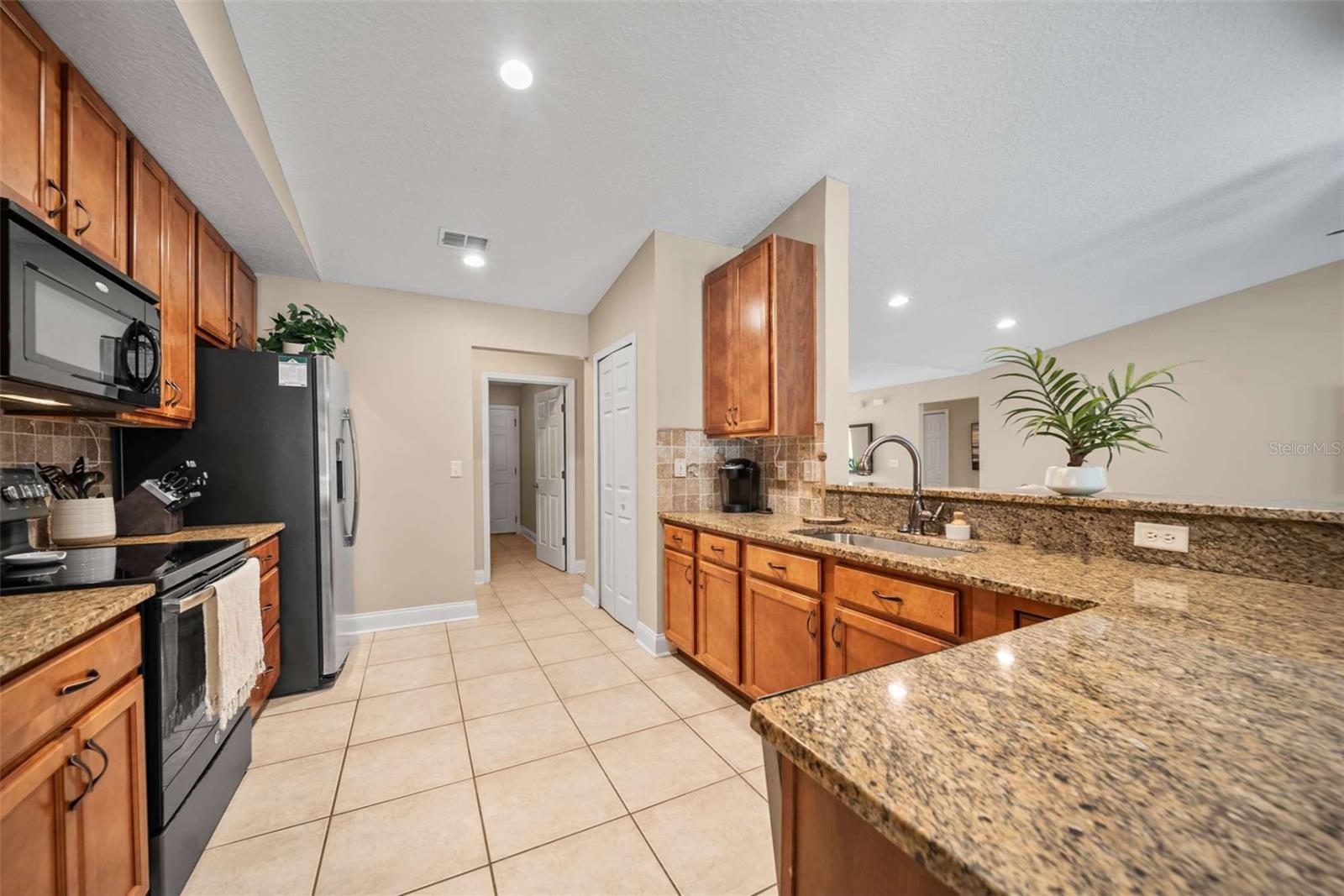 Image 14 of 28 For 11 Riviera Estates Court