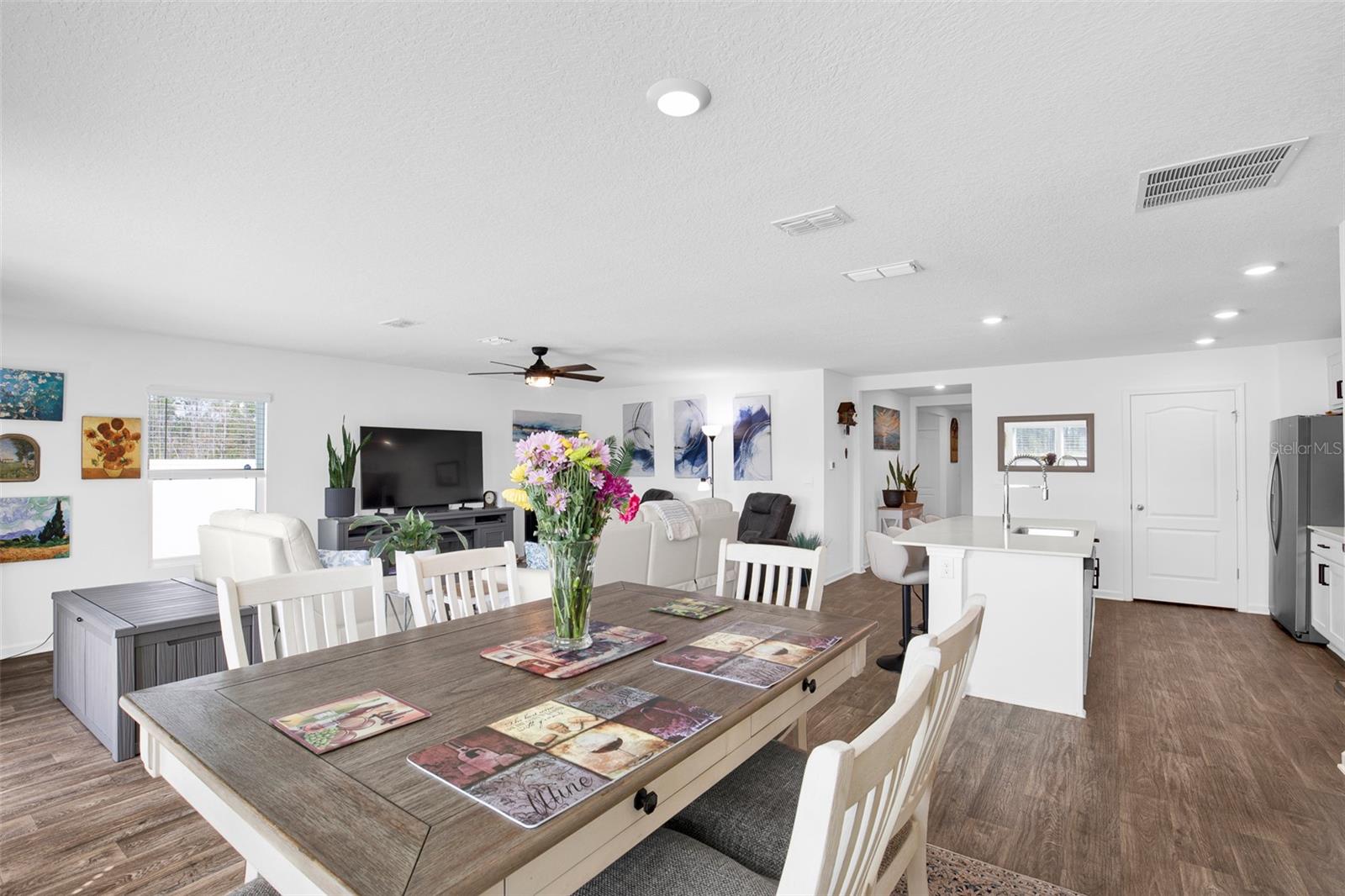 Image 16 of 71 For 2 Springwood Drive