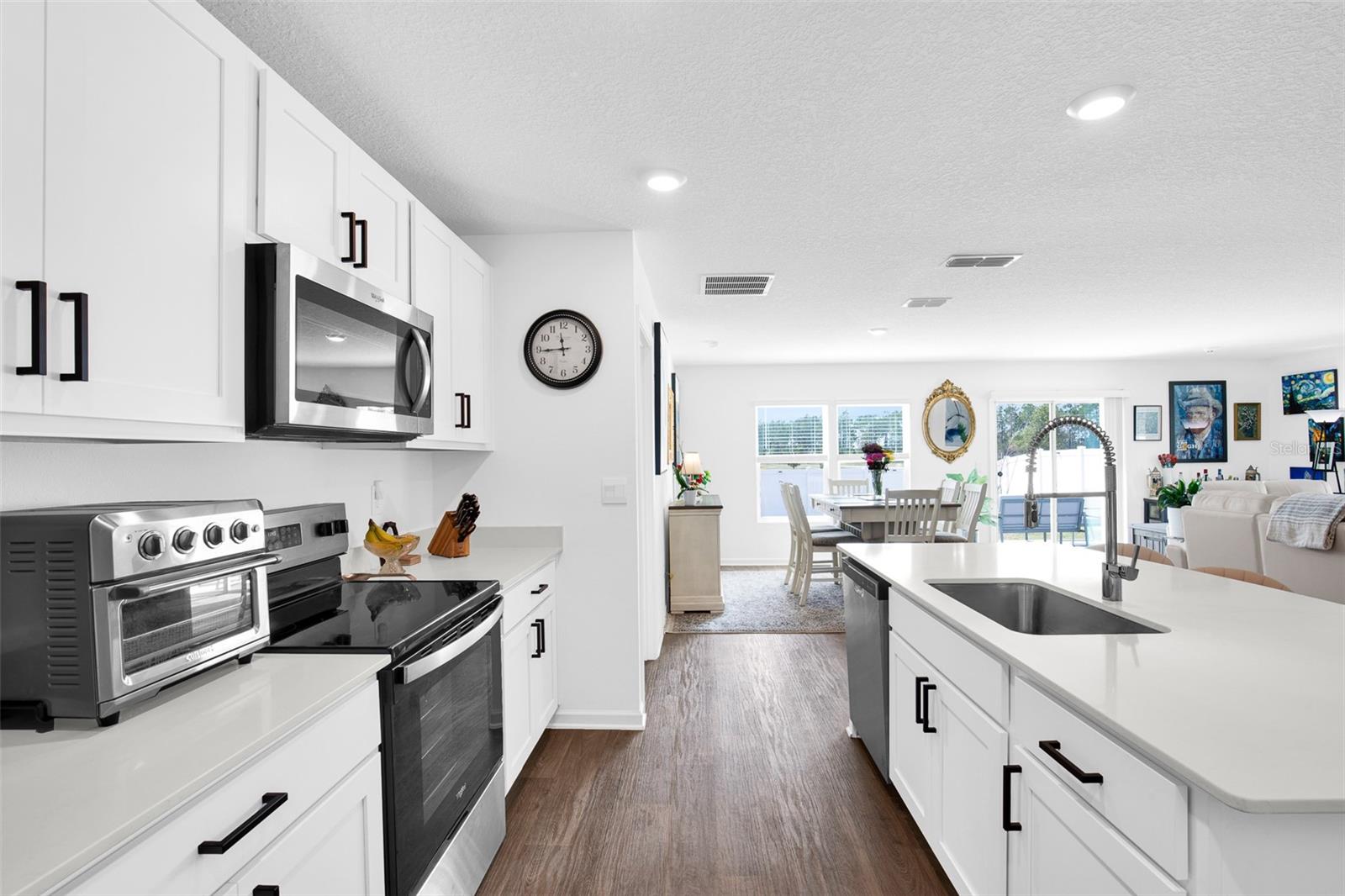 Image 19 of 71 For 2 Springwood Drive