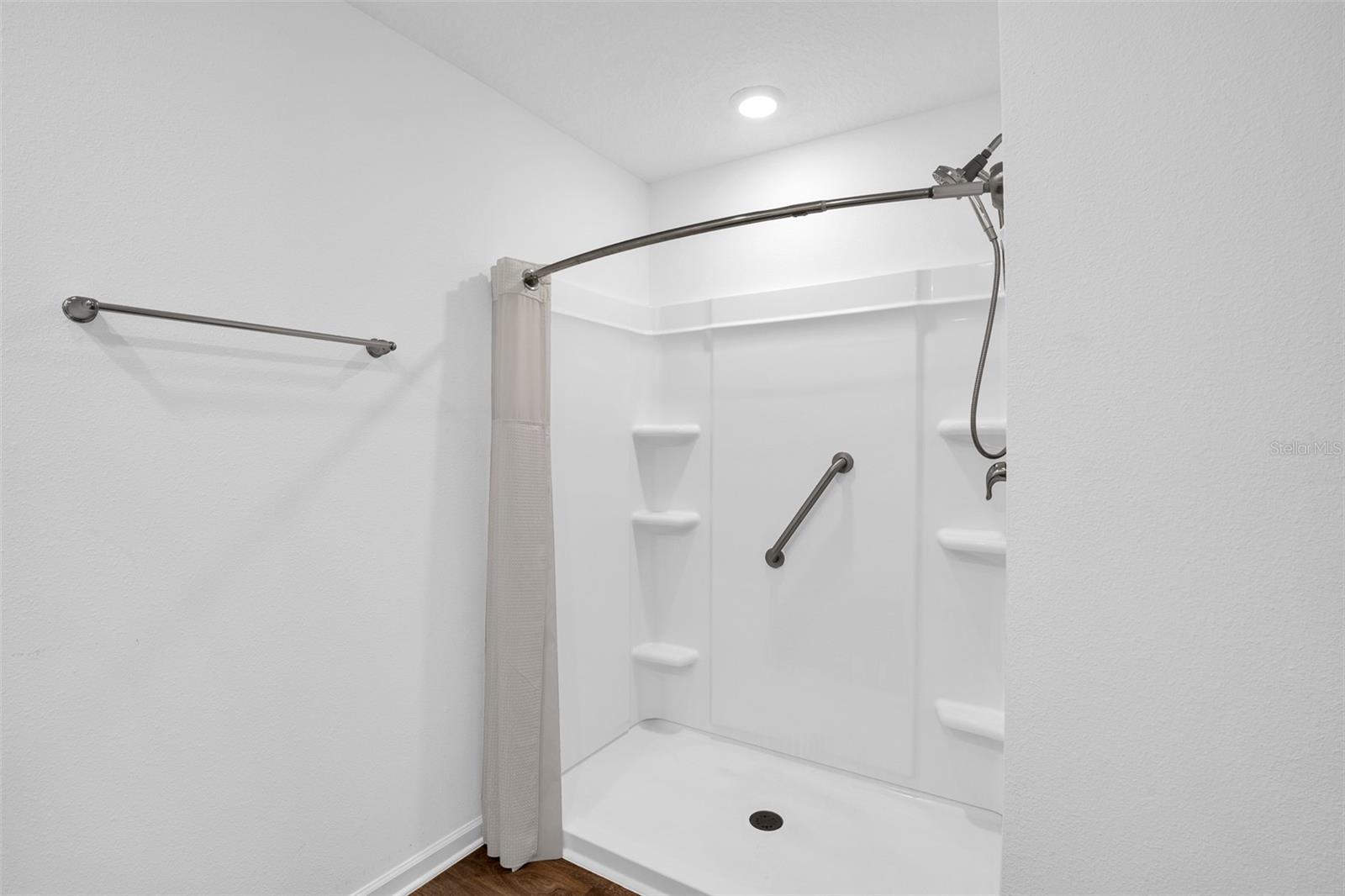 Image 25 of 71 For 2 Springwood Drive