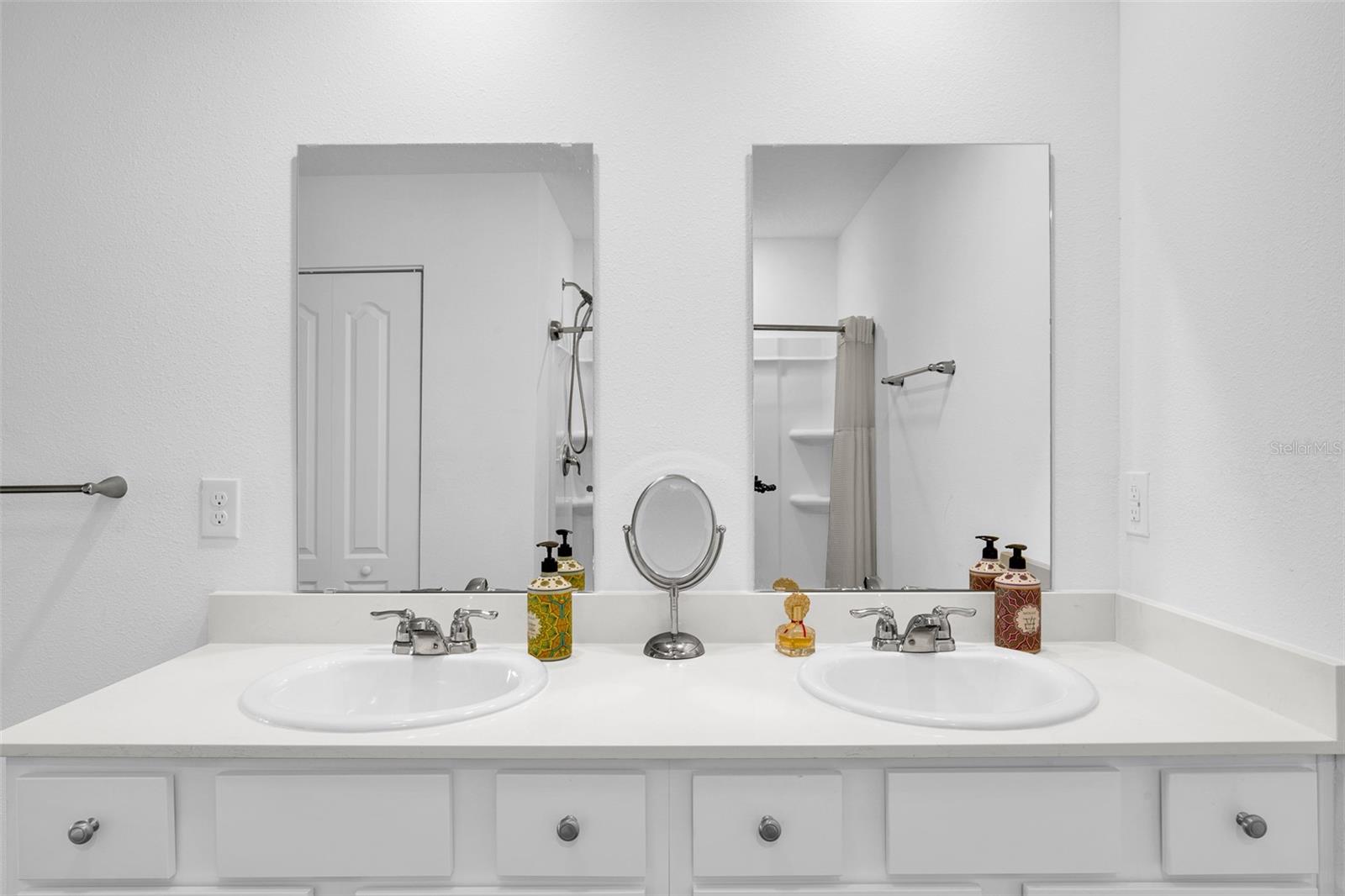 Image 26 of 71 For 2 Springwood Drive