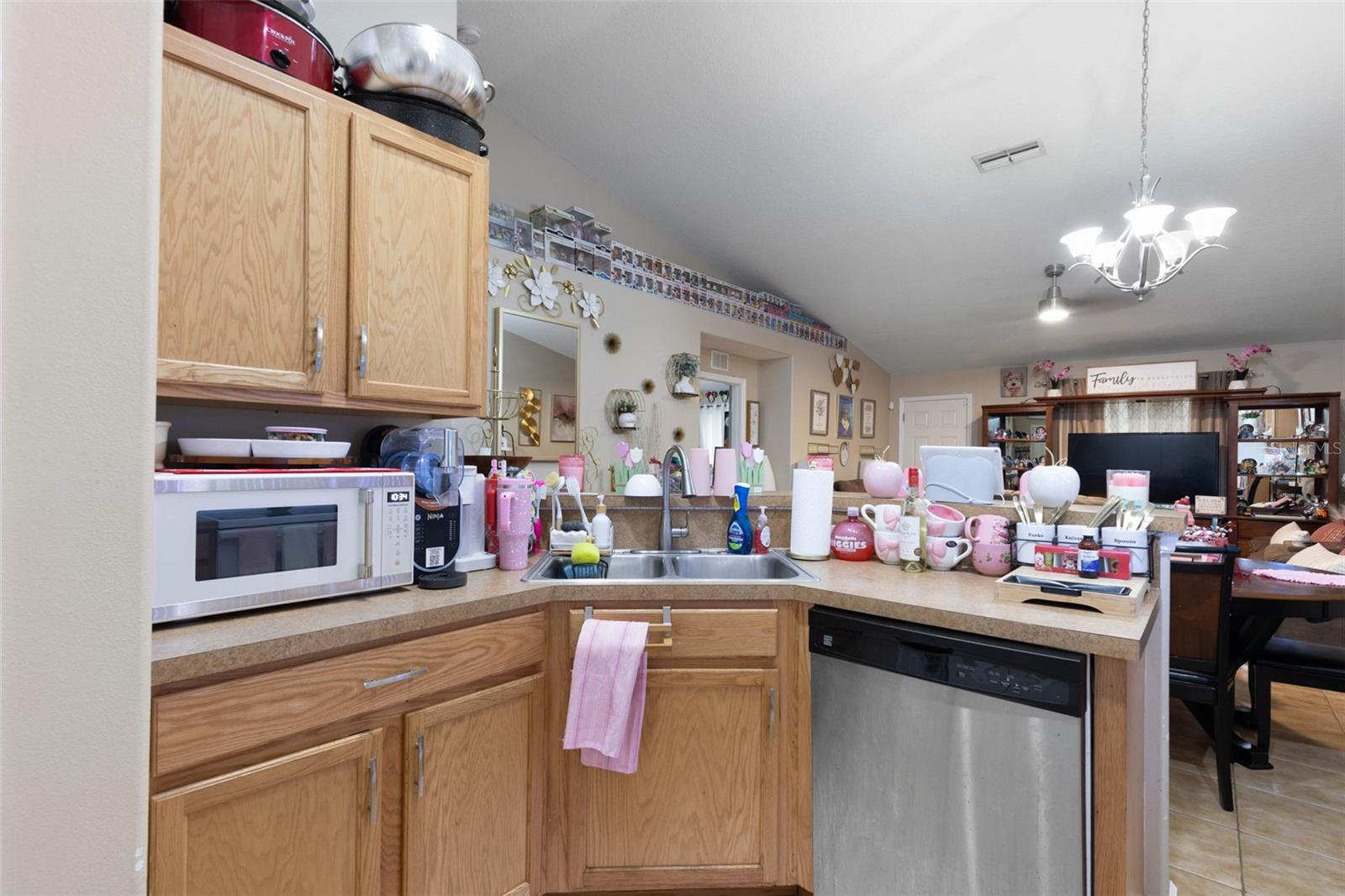 Image 11 of 36 For 18 Regina Lane A & B