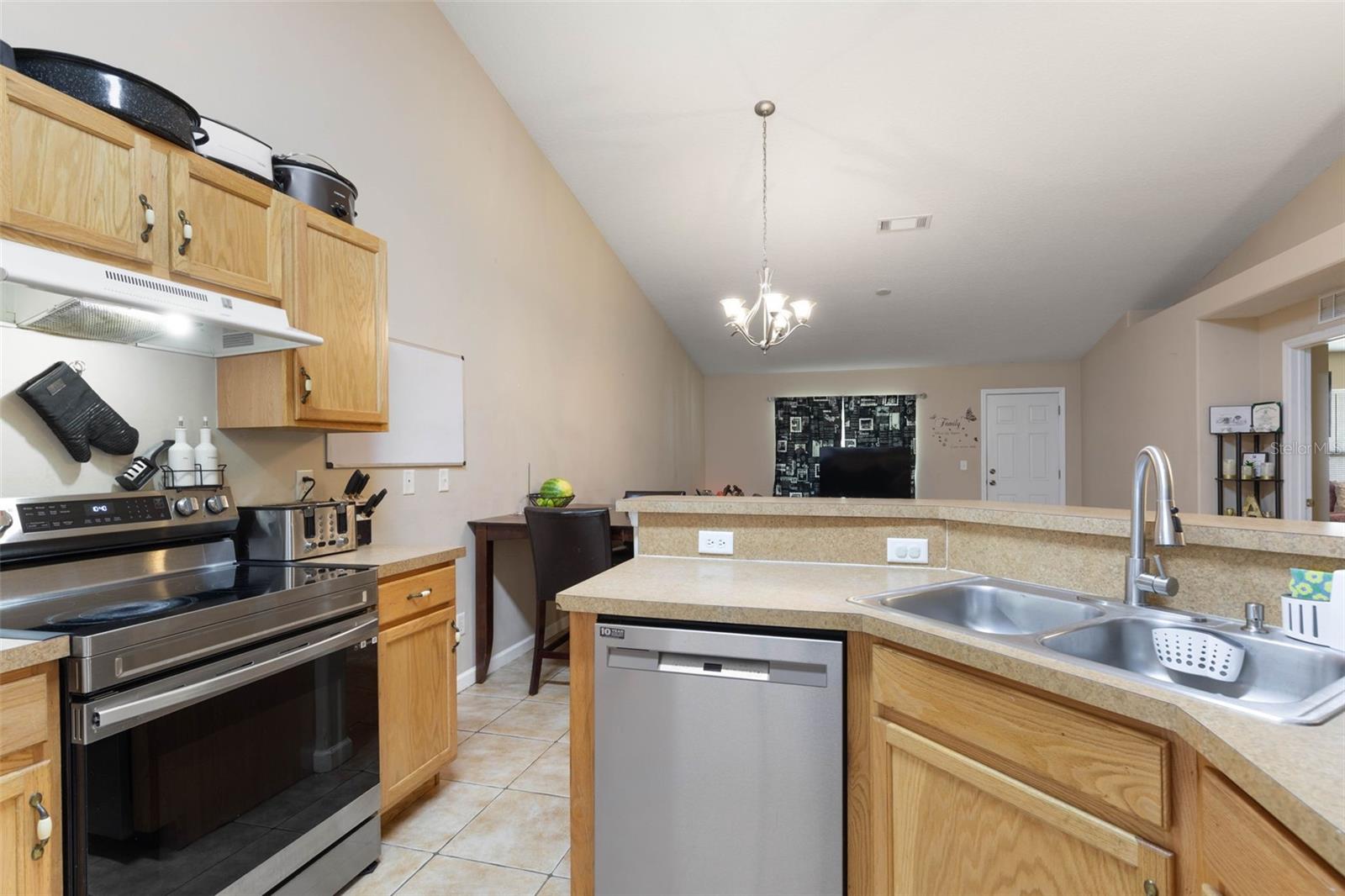 Image 25 of 36 For 18 Regina Lane A & B