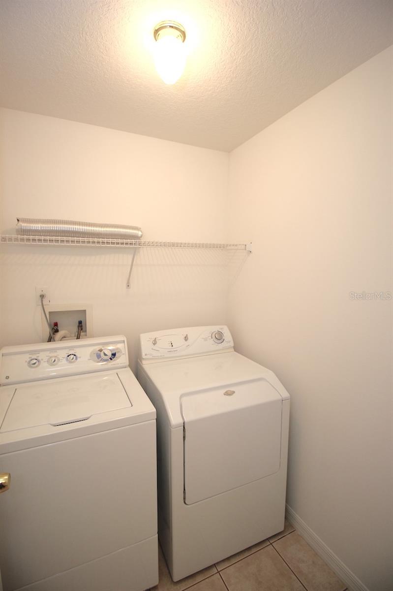 Image 20 of 27 For 4 Whee Place