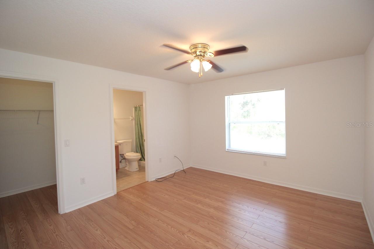 Image 21 of 27 For 4 Whee Place