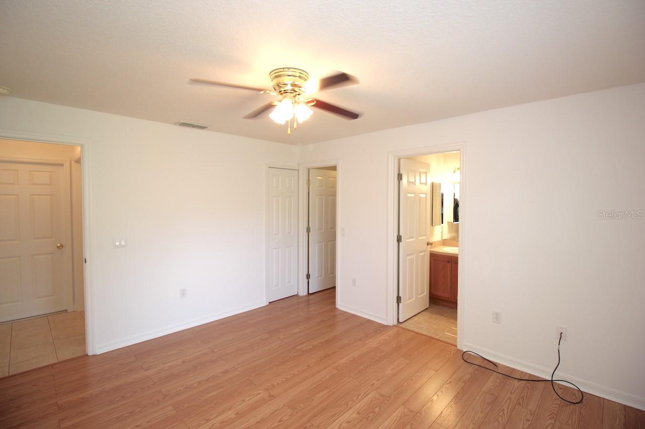 Image 22 of 27 For 4 Whee Place