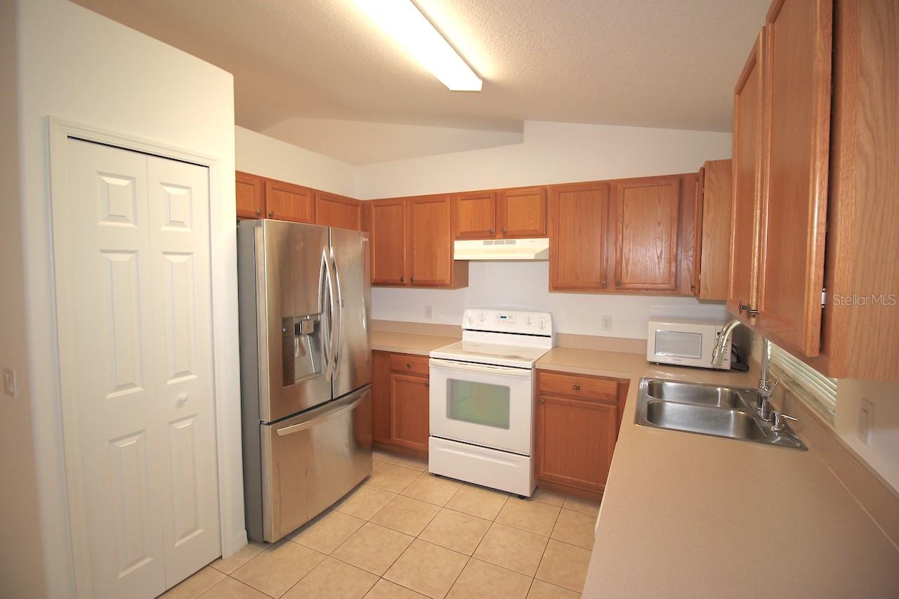 Image 9 of 27 For 4 Whee Place