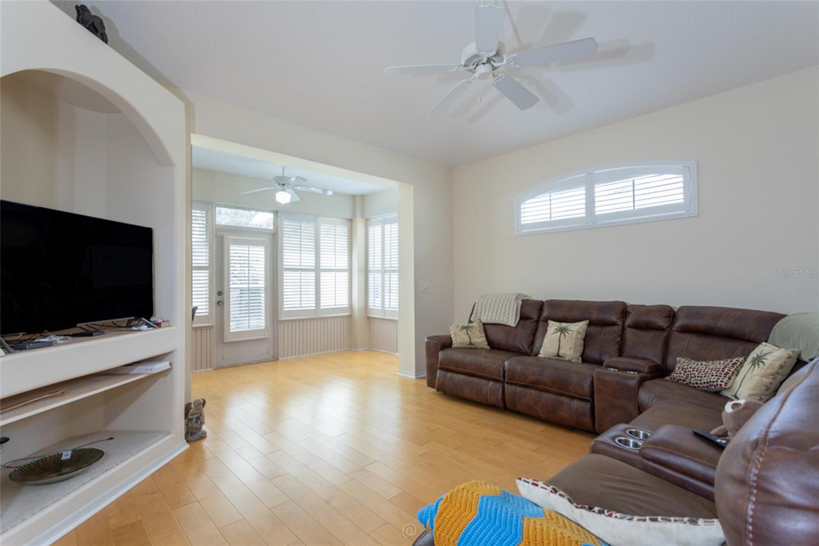 Image 4 of 20 For 28 Veranda Way 28