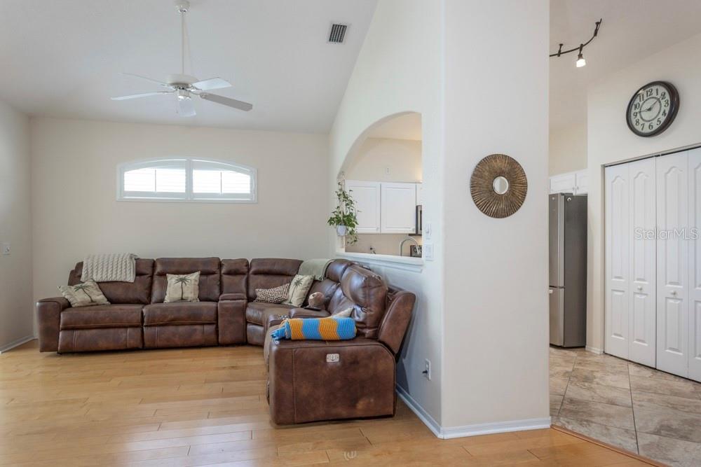 Image 5 of 20 For 28 Veranda Way 28