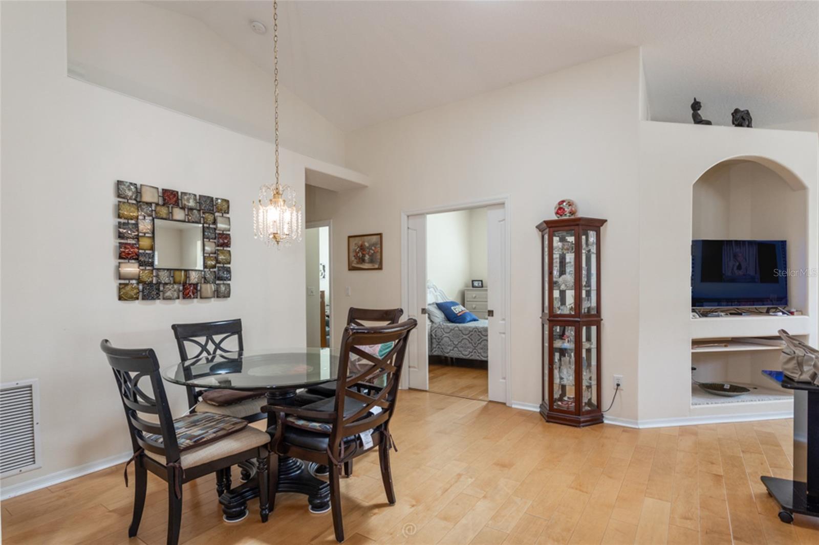 Image 6 of 20 For 28 Veranda Way 28