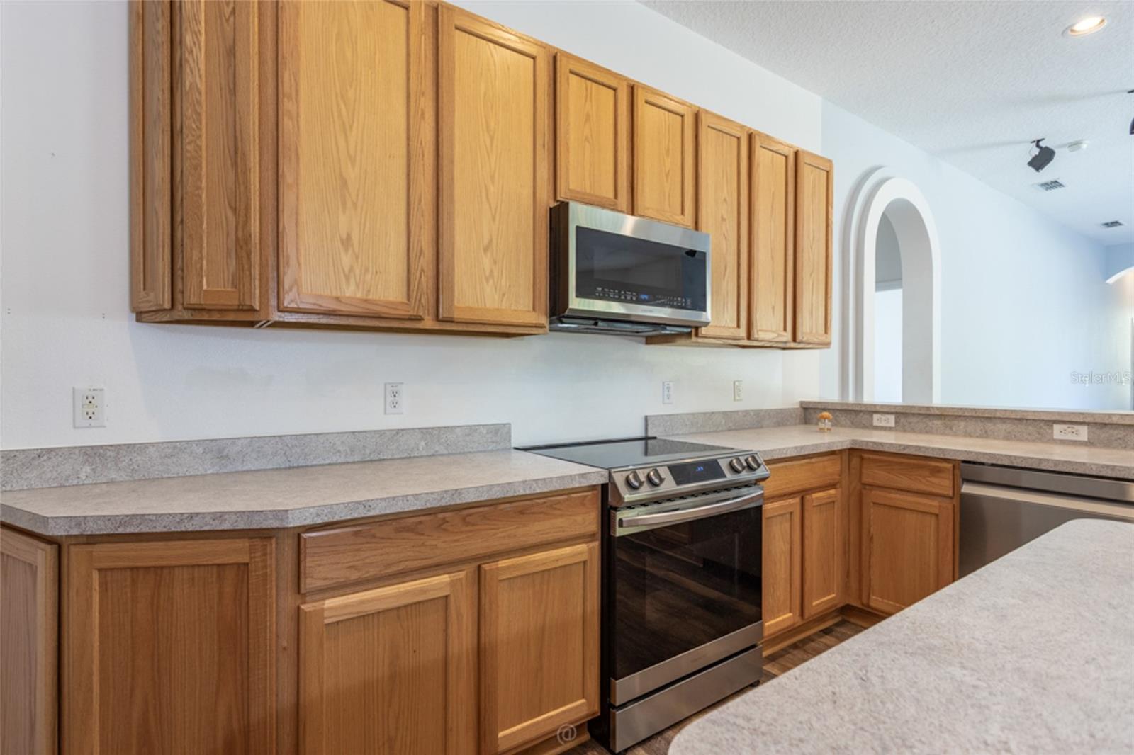 Image 10 of 49 For 65 Blare Drive