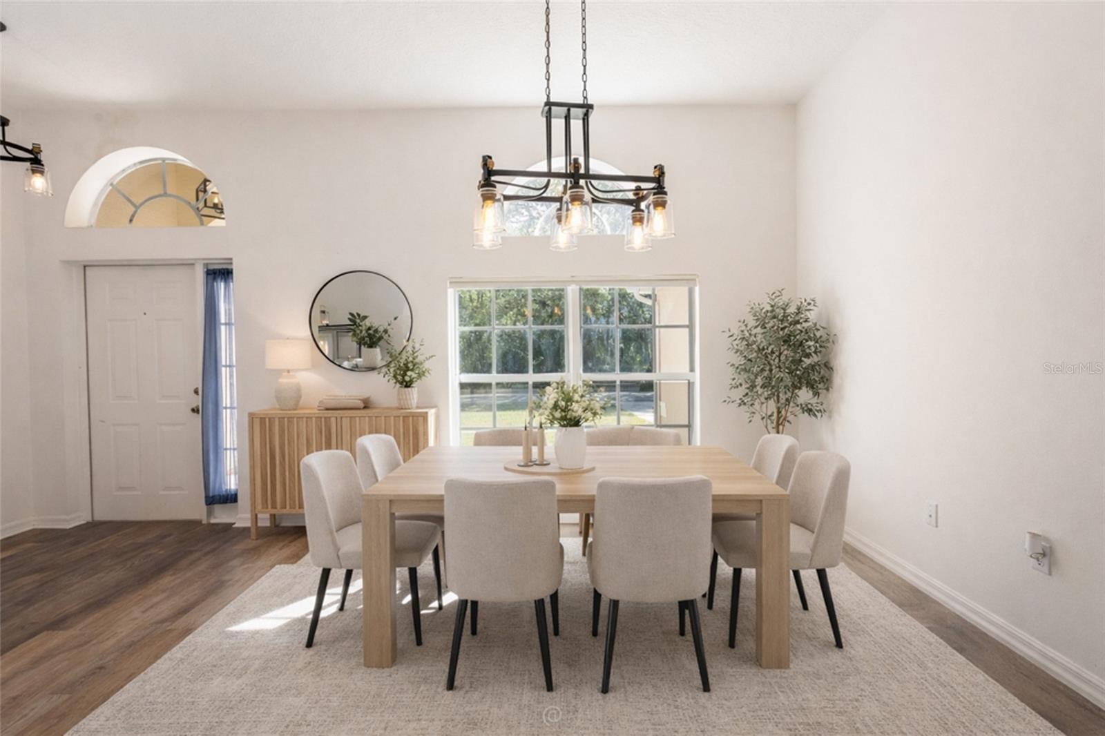 Image 18 of 49 For 65 Blare Drive