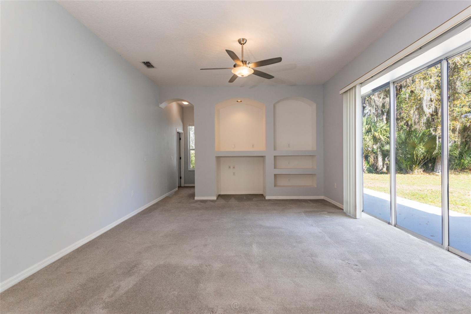 Image 19 of 49 For 65 Blare Drive