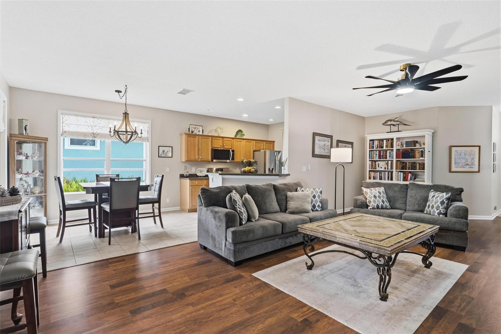 Image 11 of 65 For 207 Coleton Lane