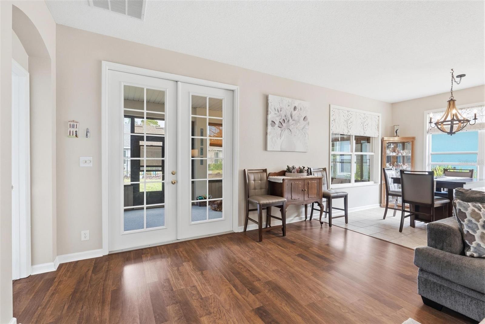 Image 14 of 65 For 207 Coleton Lane