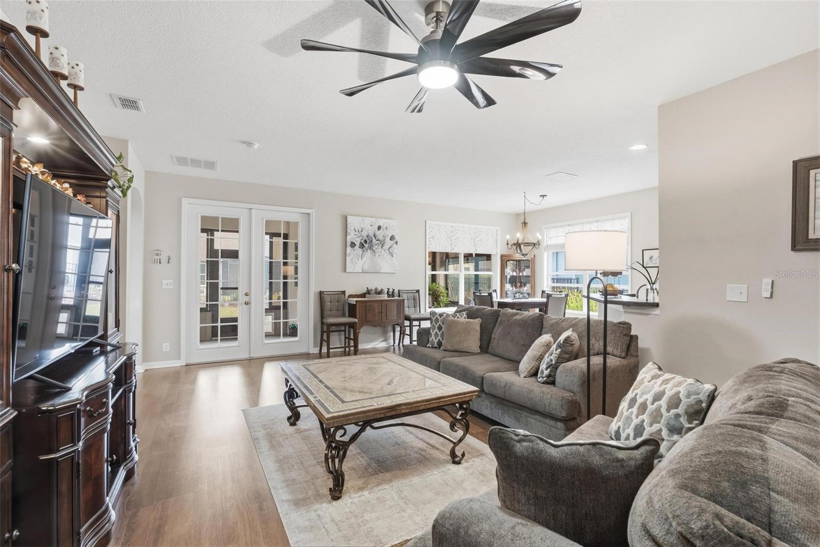 Image 3 of 65 For 207 Coleton Lane