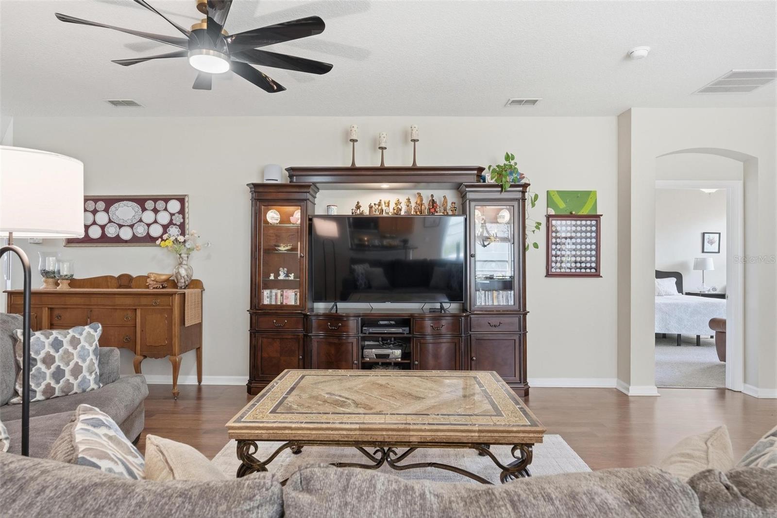 Image 4 of 65 For 207 Coleton Lane