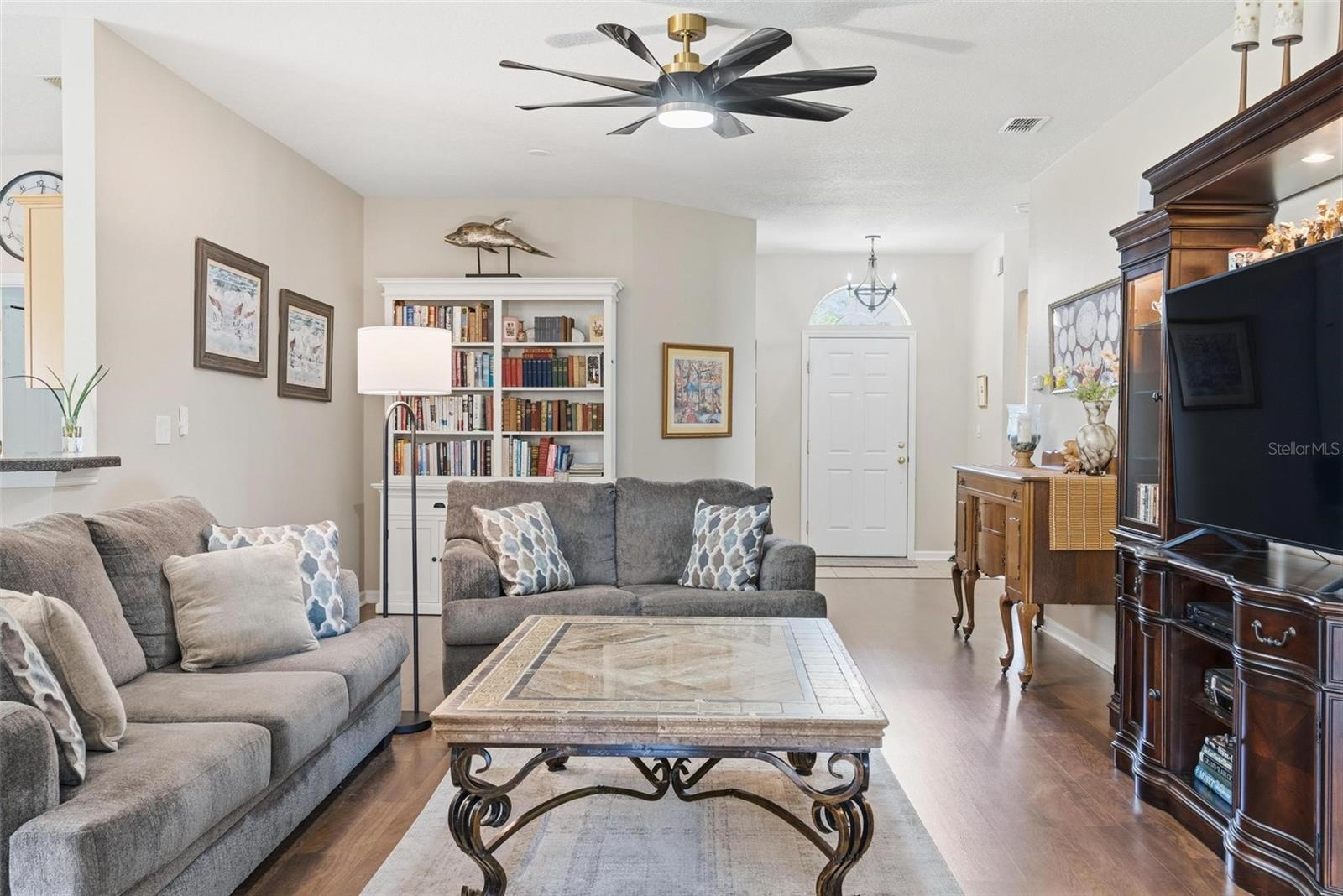 Image 5 of 65 For 207 Coleton Lane