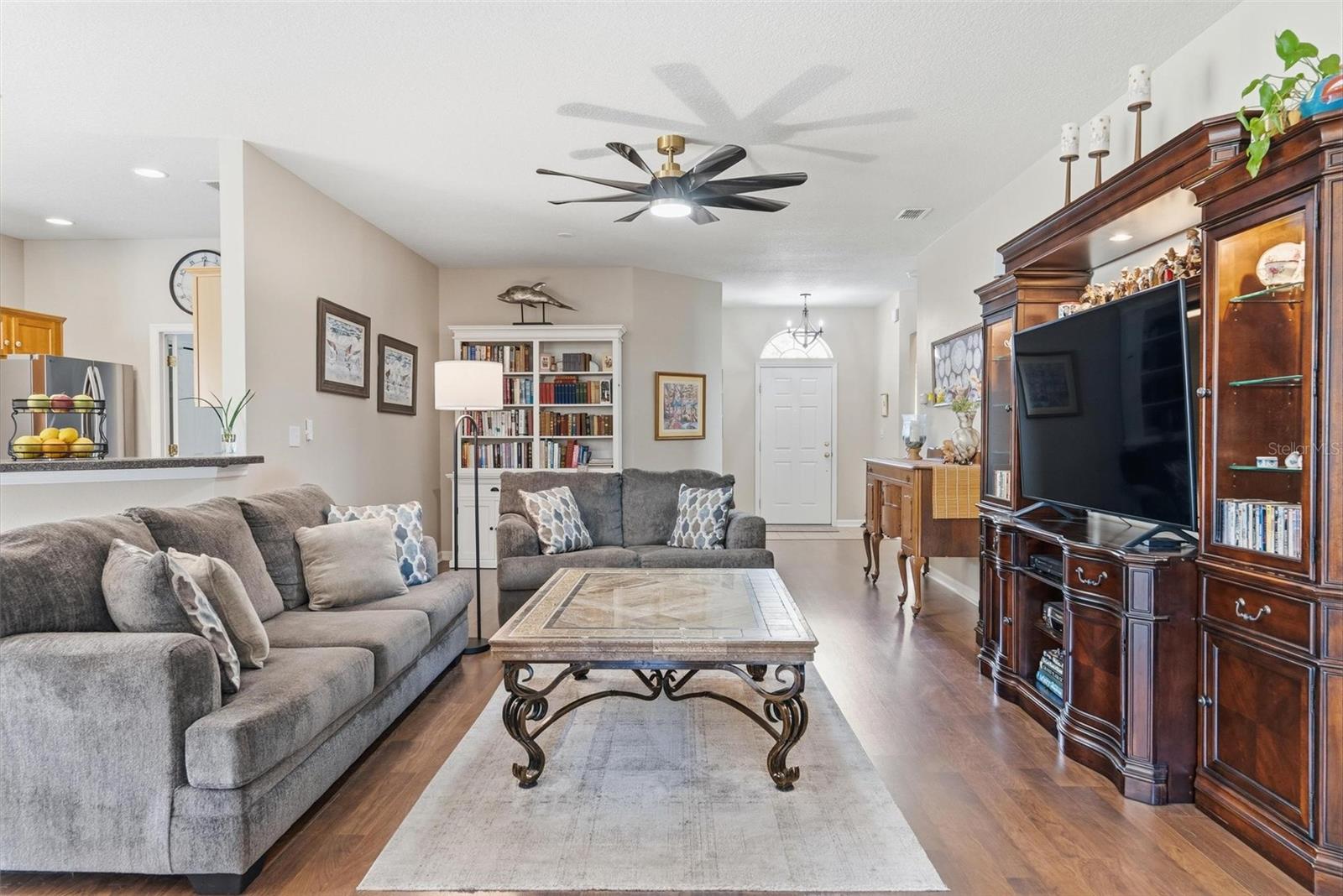 Image 6 of 65 For 207 Coleton Lane