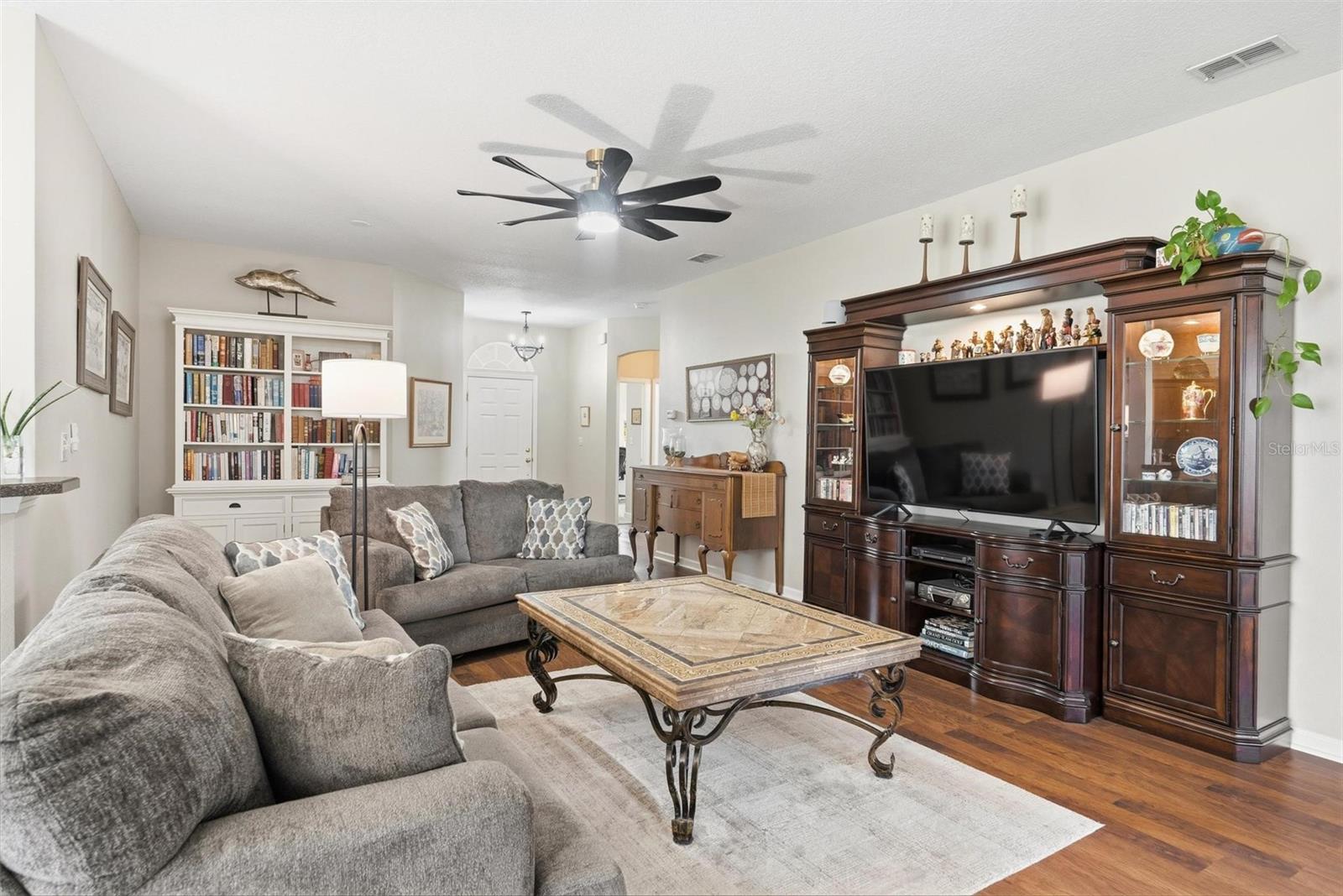 Image 7 of 65 For 207 Coleton Lane