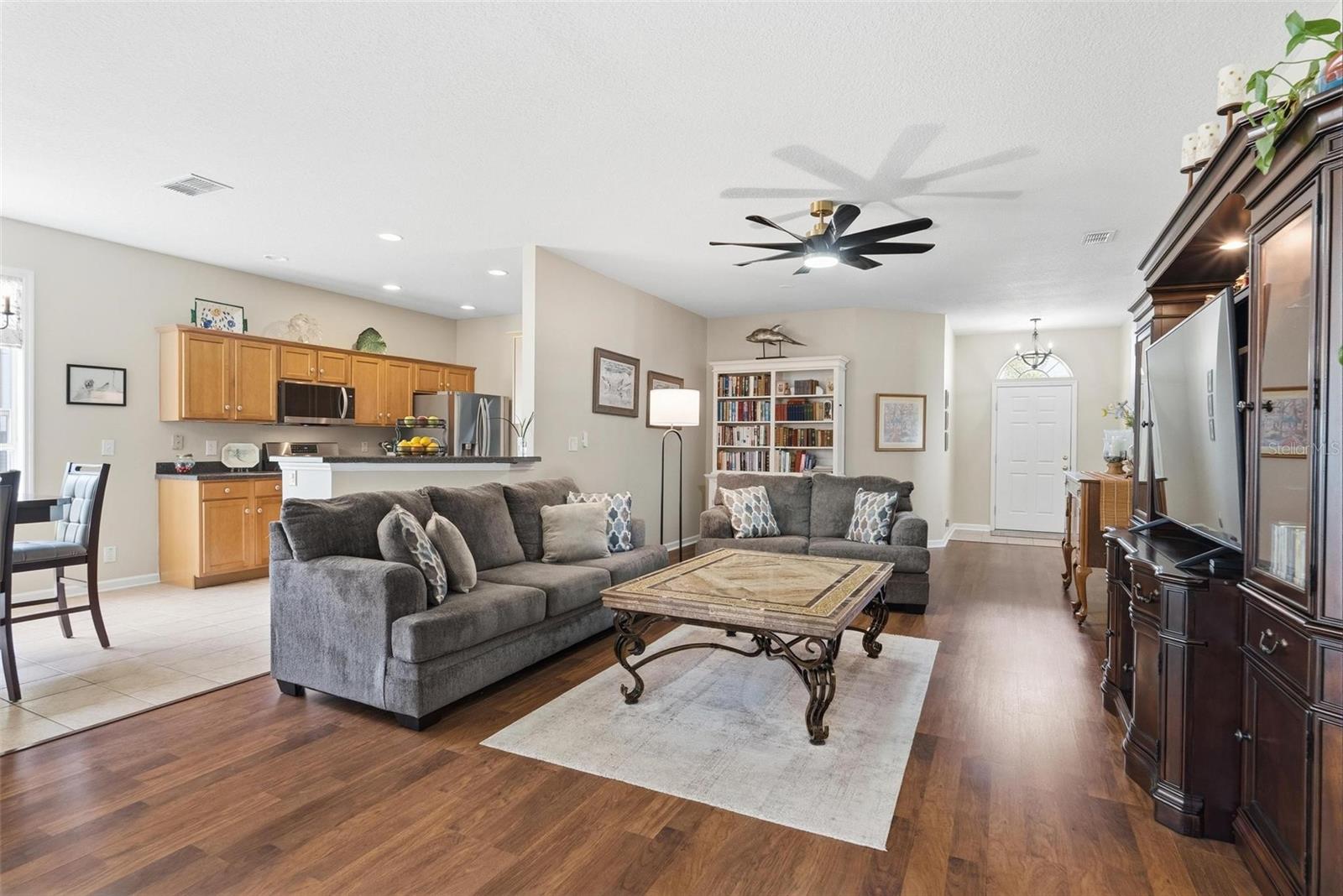 Image 8 of 65 For 207 Coleton Lane