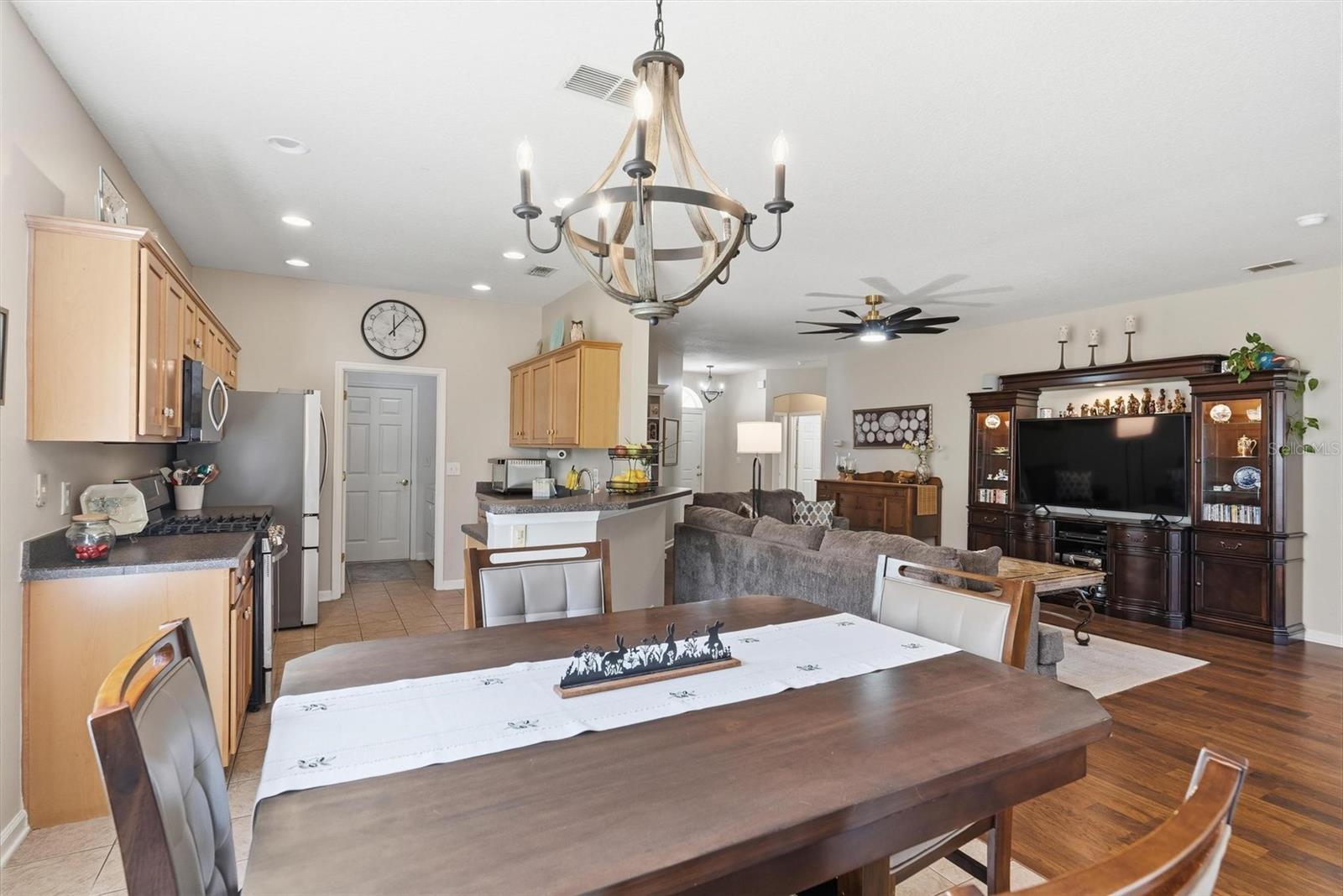 Image 9 of 65 For 207 Coleton Lane