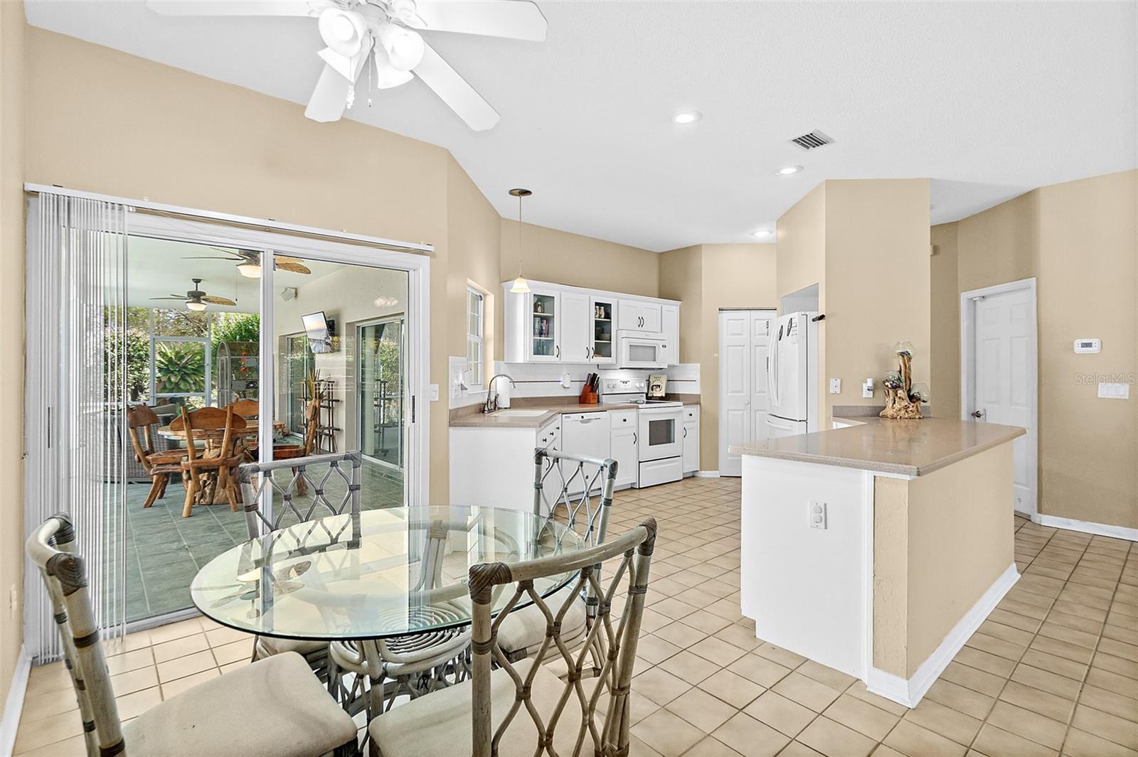 Image 16 of 66 For 28 Montauk Lane