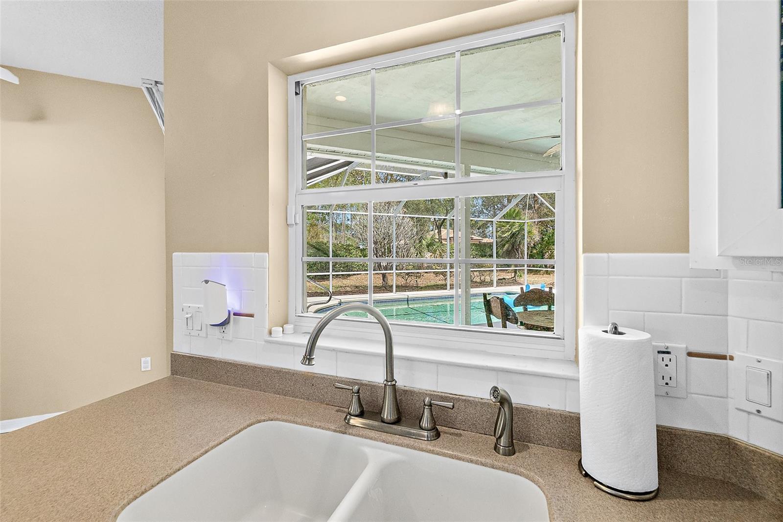 Image 21 of 66 For 28 Montauk Lane