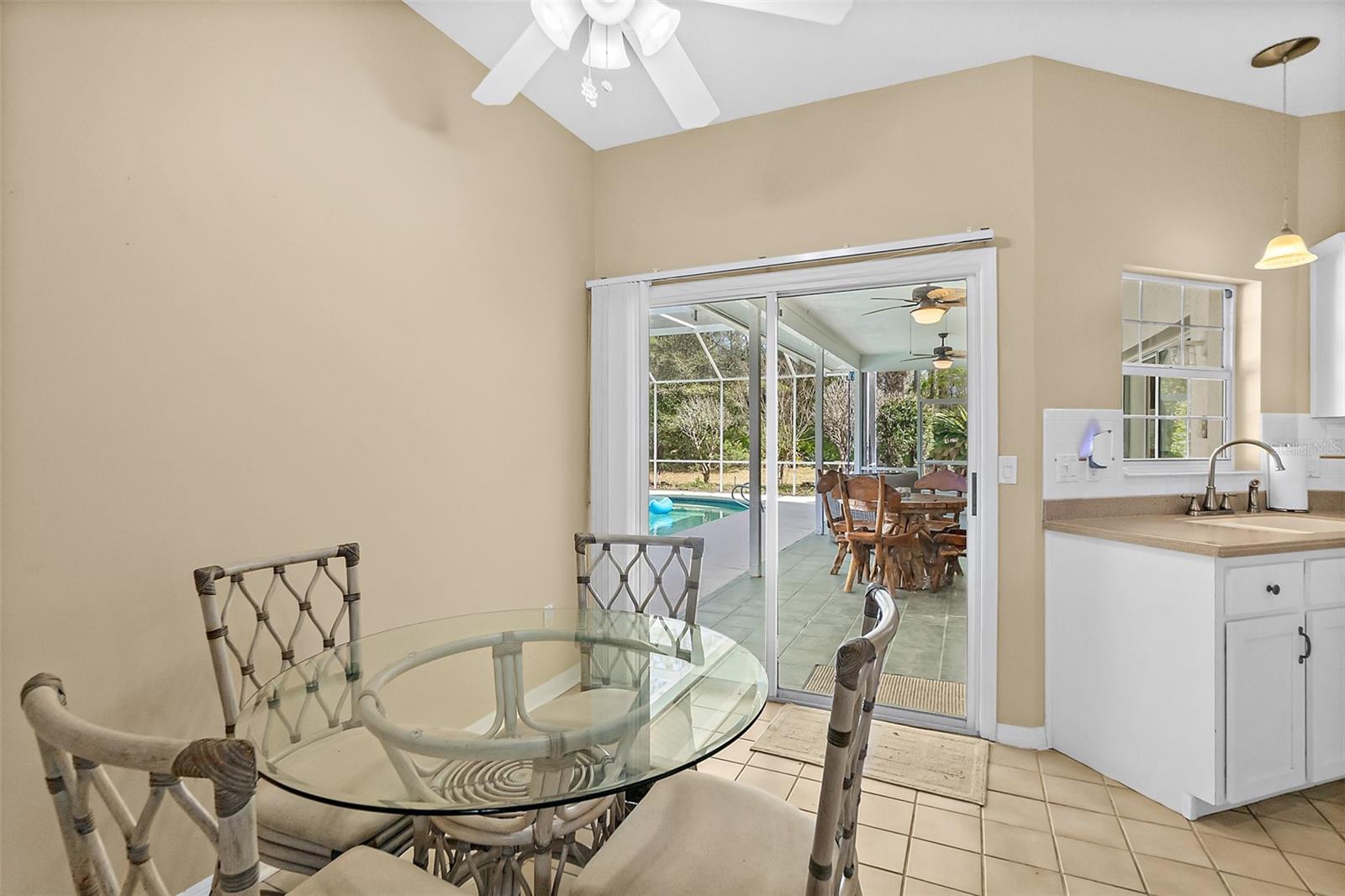 Image 22 of 66 For 28 Montauk Lane