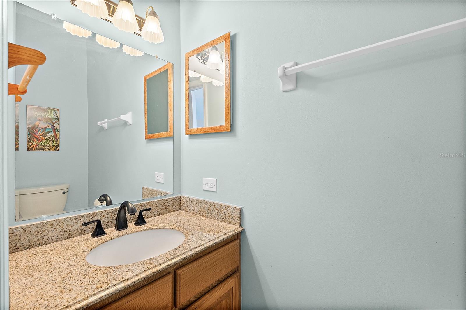 Image 23 of 66 For 28 Montauk Lane