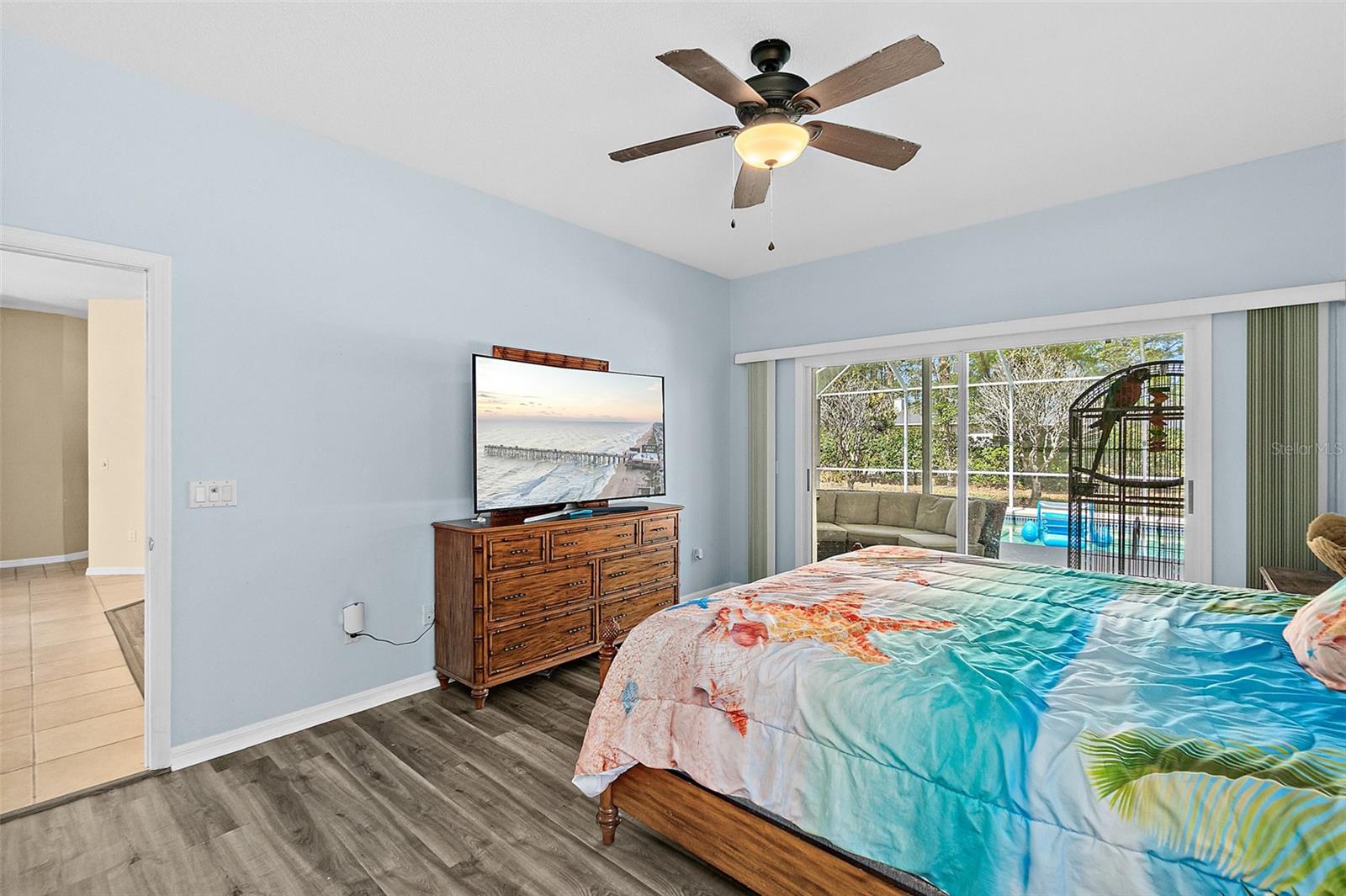 Image 25 of 66 For 28 Montauk Lane