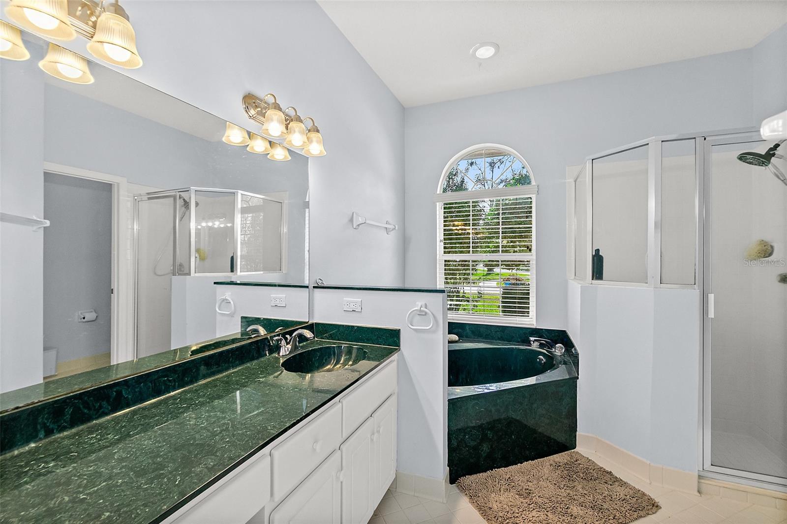 Image 27 of 66 For 28 Montauk Lane