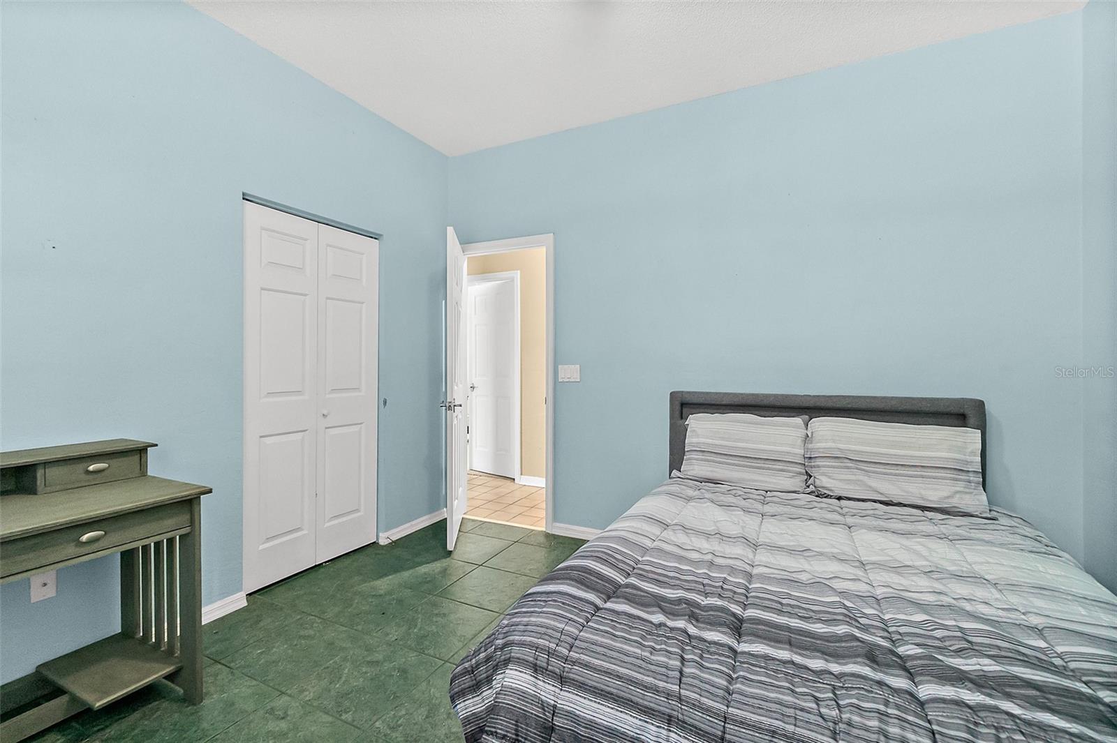 Image 34 of 66 For 28 Montauk Lane