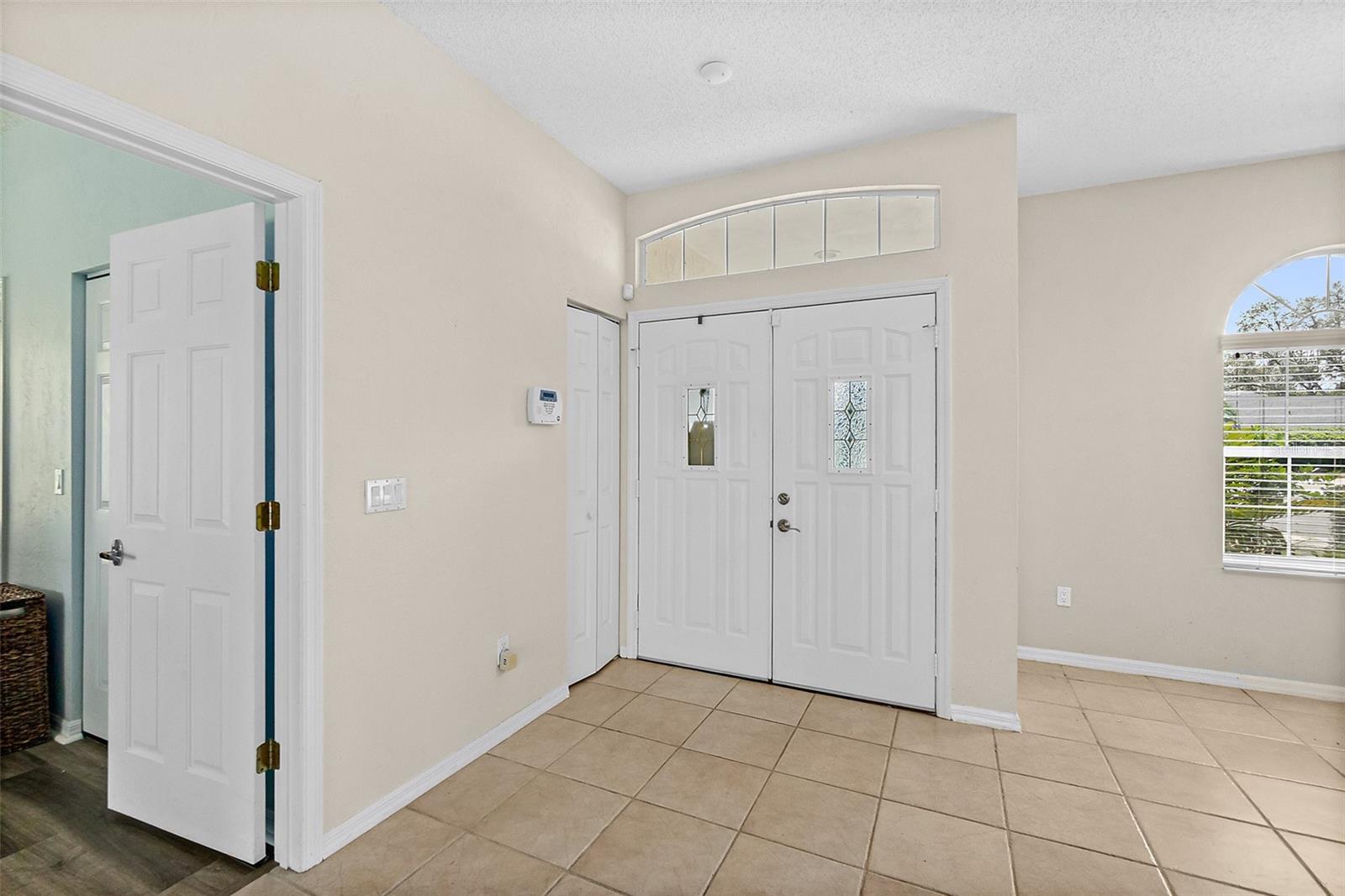 Image 8 of 66 For 28 Montauk Lane