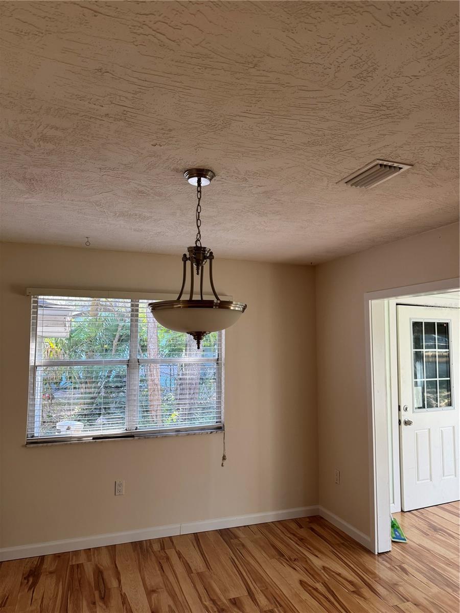 Image 10 of 13 For 12 Dawson Drive