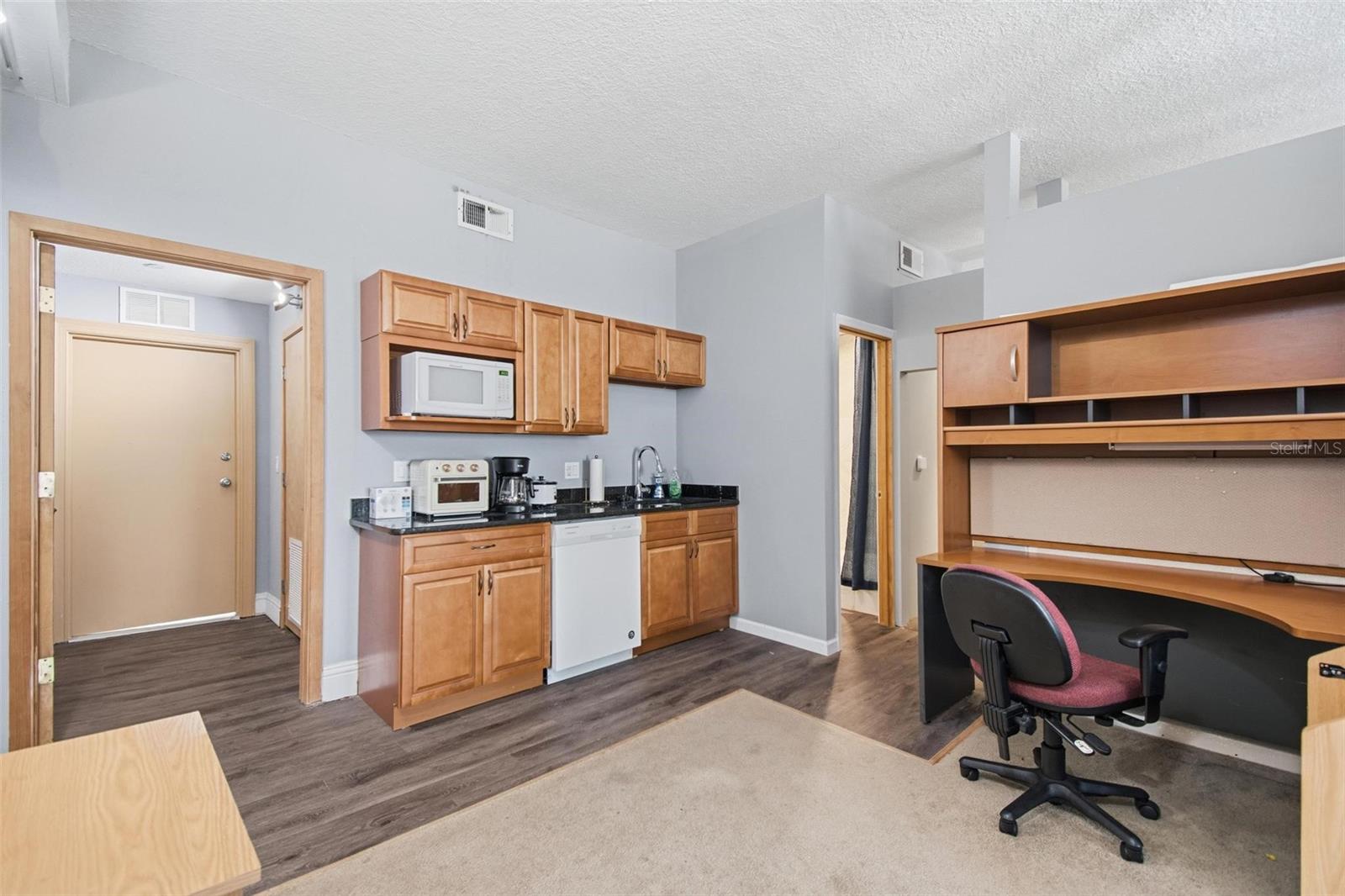 Image 25 of 51 For 101 Palm Harbor Parkway