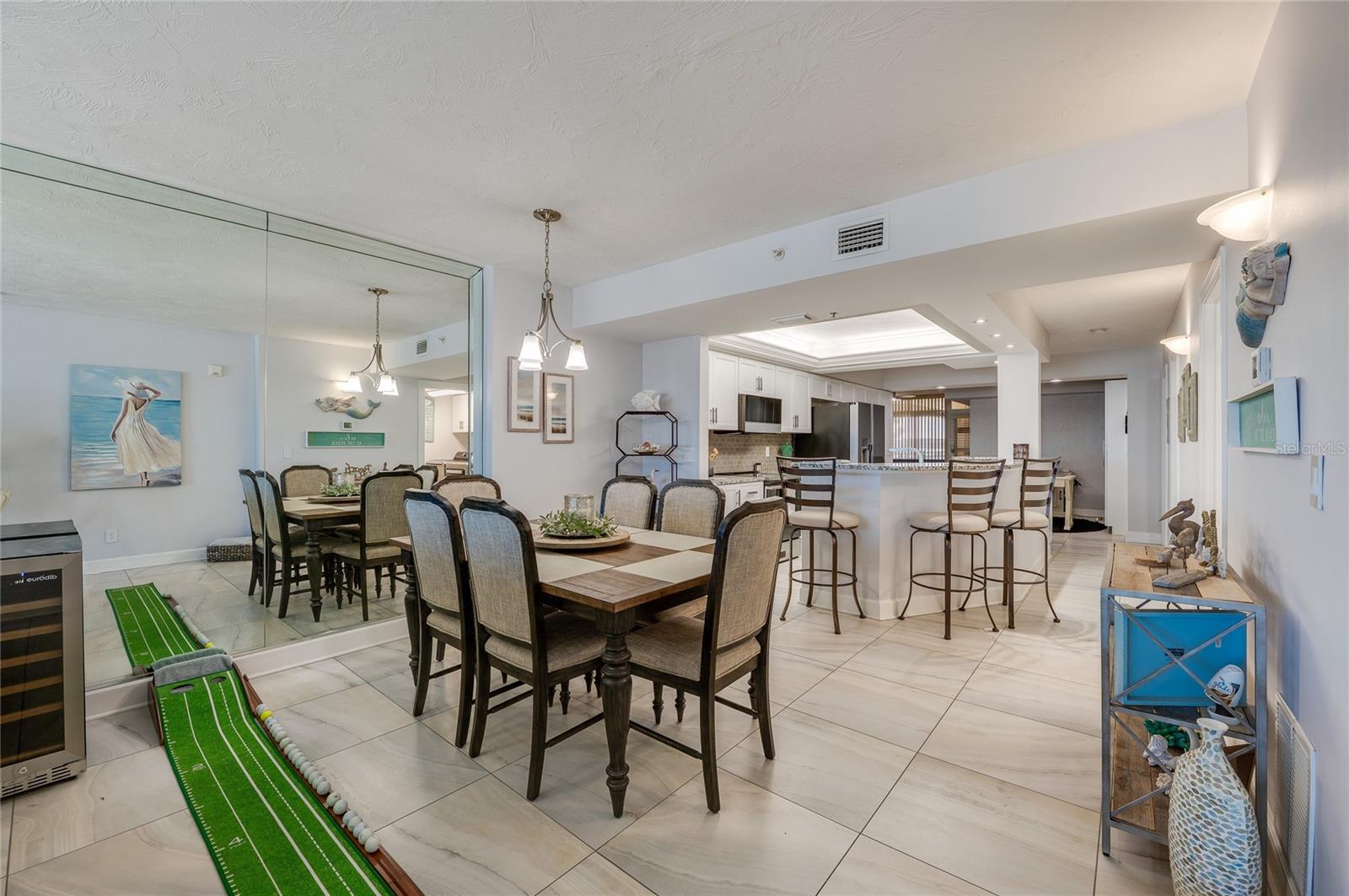 Image 14 of 37 For 4575 Atlantic Avenue 6304