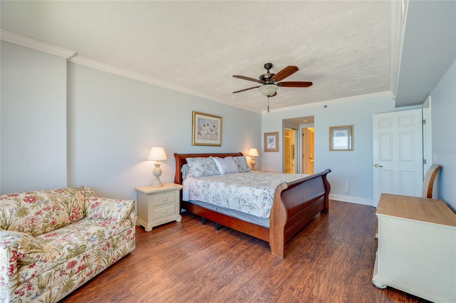 Image 16 of 30 For 4535 Atlantic Avenue 2605