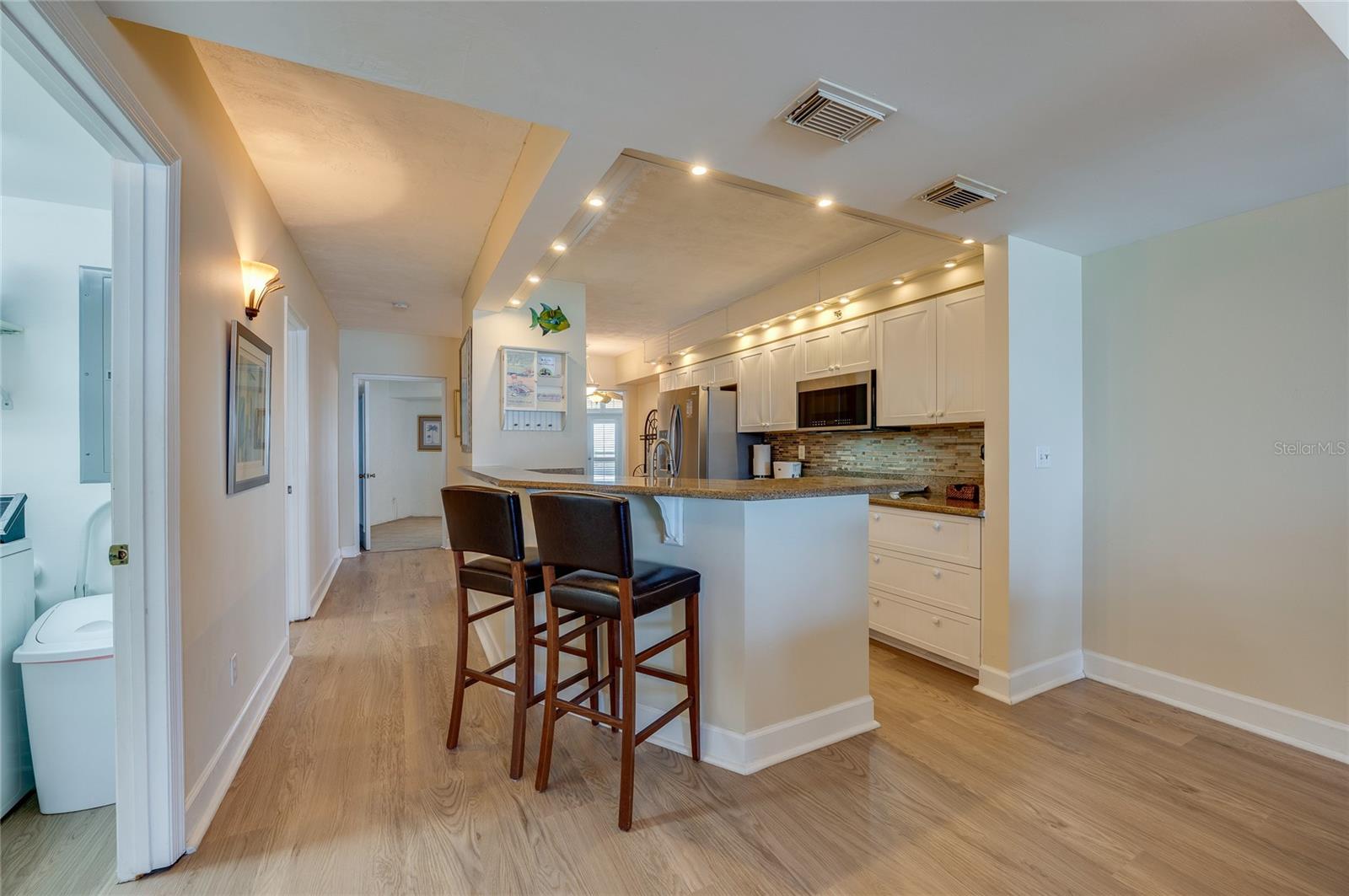 Image 6 of 30 For 4535 Atlantic Avenue 2605