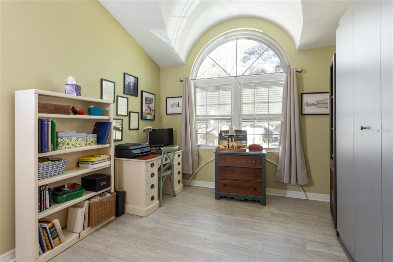 Image 18 of 37 For 152 Grand Oaks Circle 152