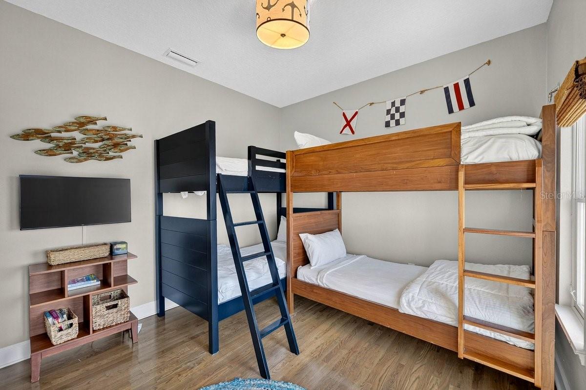 Image 32 of 60 For 3319 Ocean Shore Boulevard