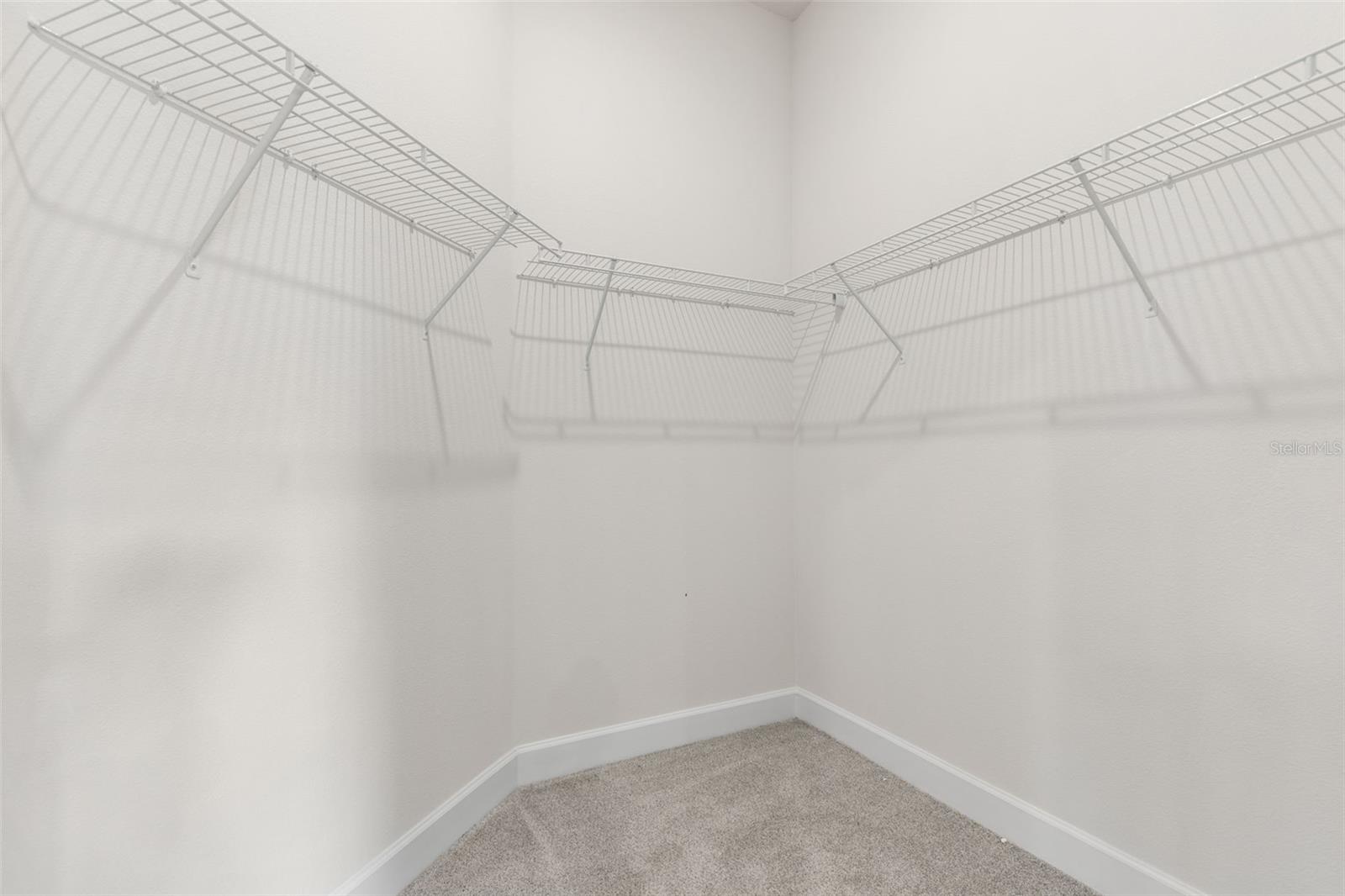 Image 29 of 39 For 7 Zircon Court