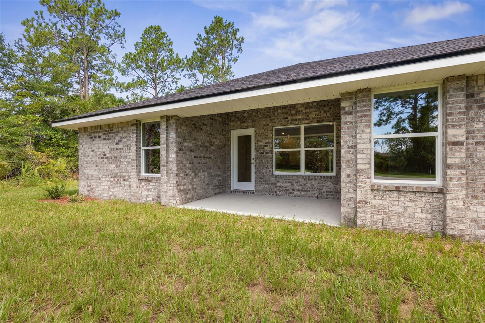 Image 38 of 39 For 7 Zircon Court