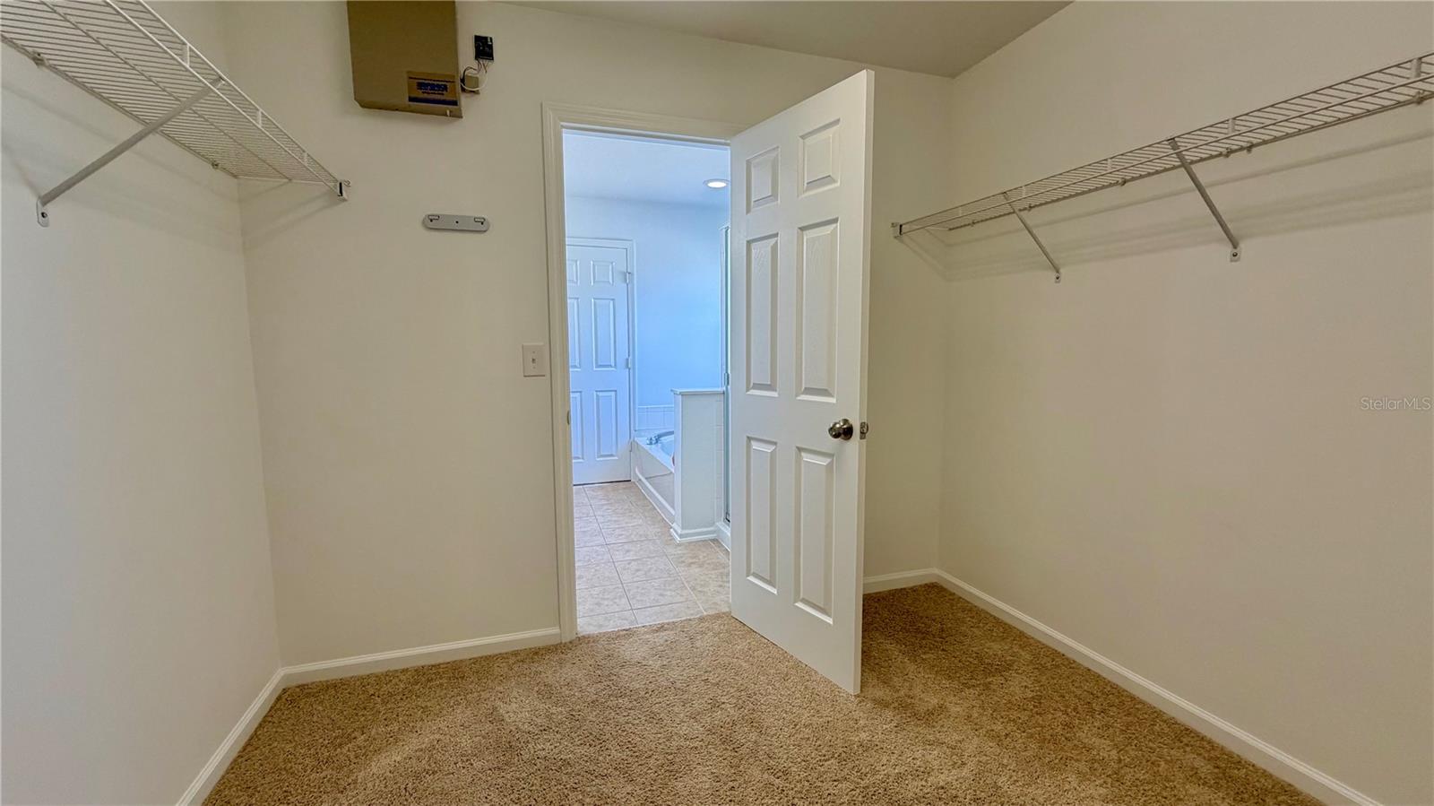 Image 17 of 25 For 8 Perrotti Lane