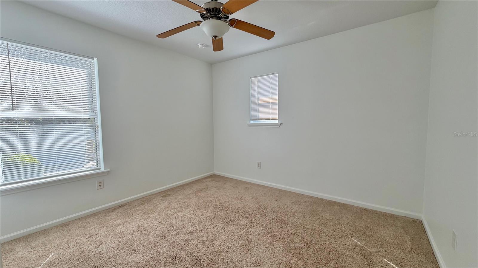 Image 21 of 25 For 8 Perrotti Lane