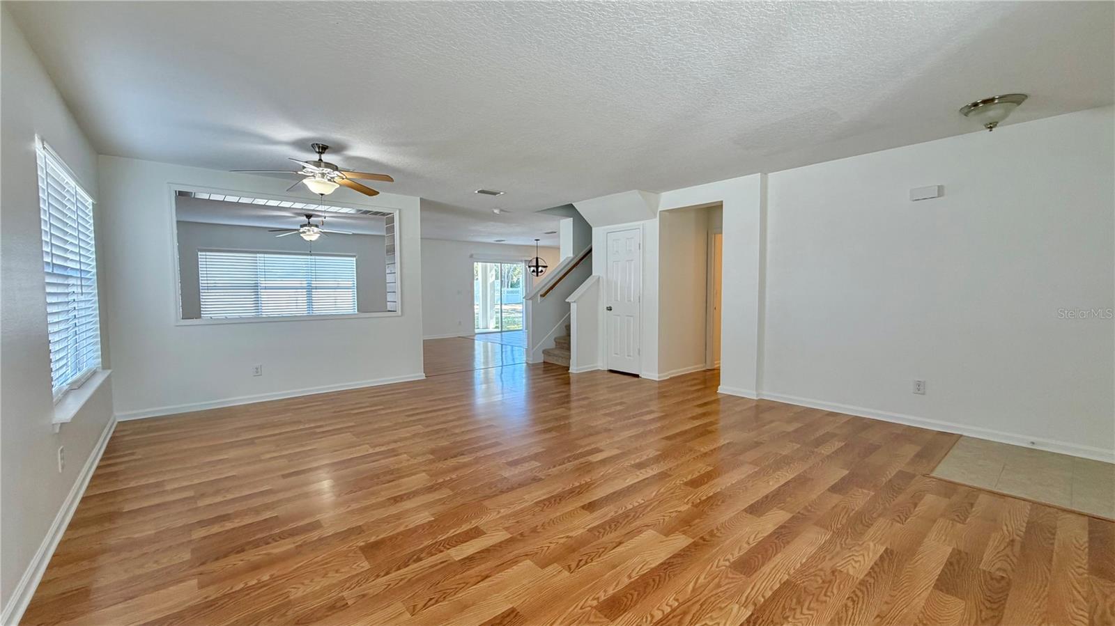 Image 3 of 25 For 8 Perrotti Lane