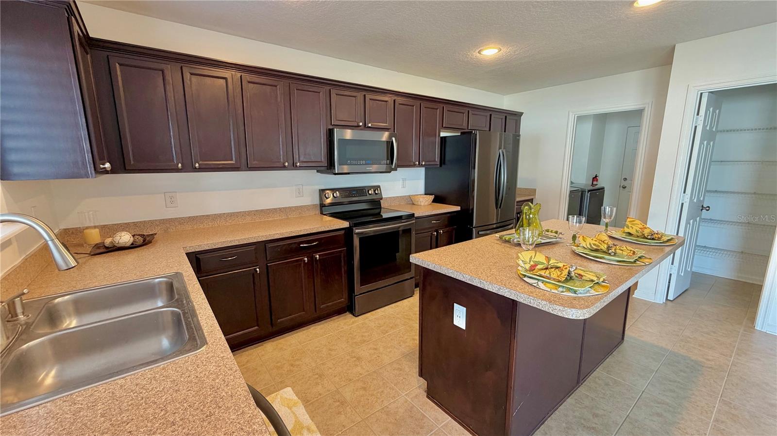 Image 7 of 25 For 8 Perrotti Lane