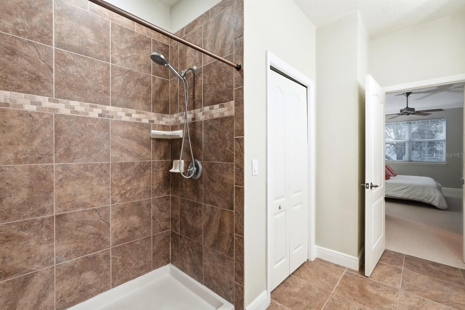 Image 22 of 67 For 35 Riverview Bend S 1827